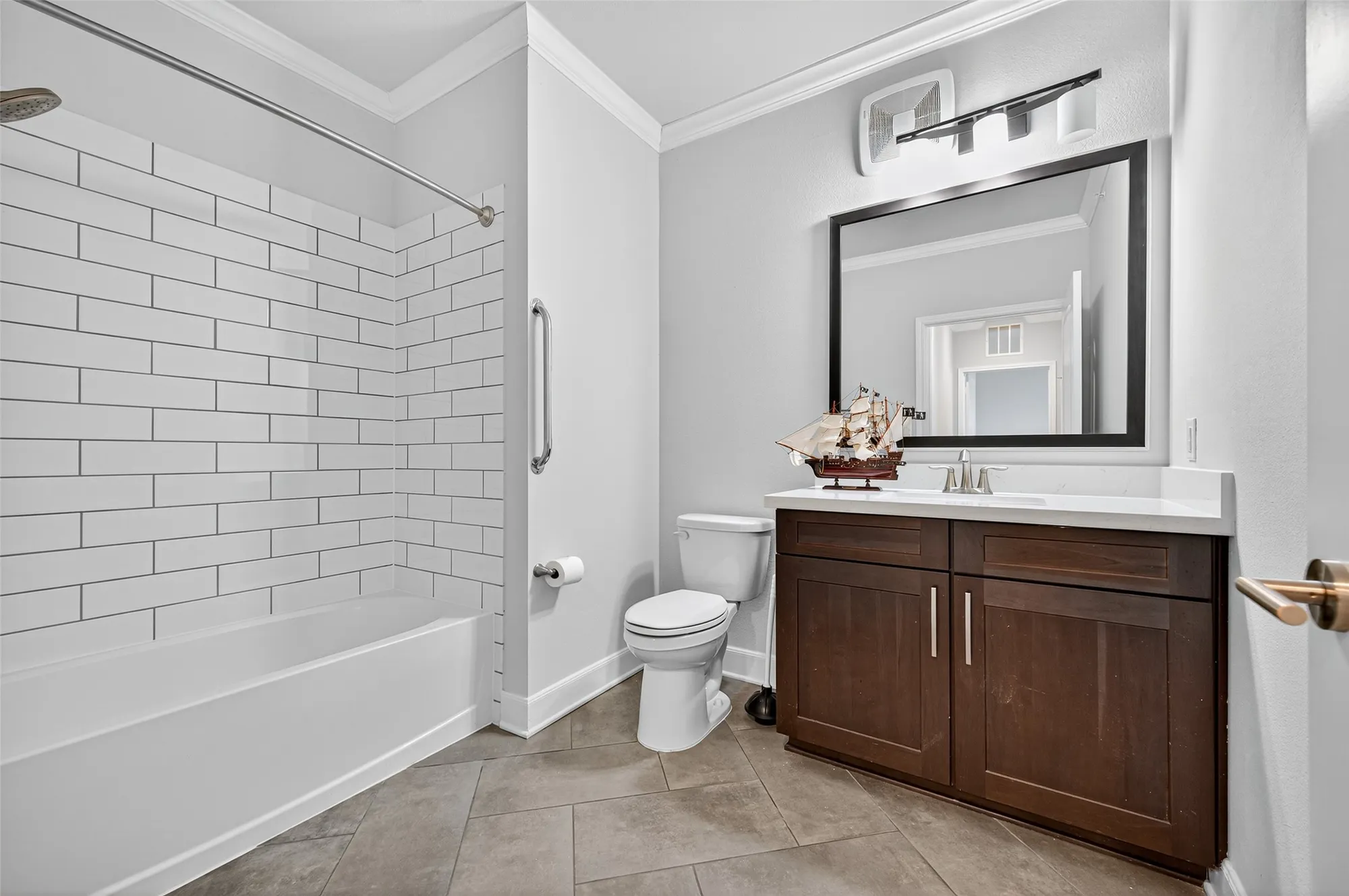 Property Slideshow image 24 of 36 | 6804 westview dr apt 1207, Houston, TX, 77055