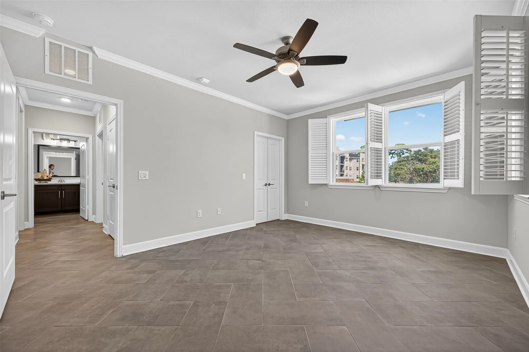 Property Slideshow image 22 of 37 | 6804 westview dr apt 1207, Houston, TX, 77055