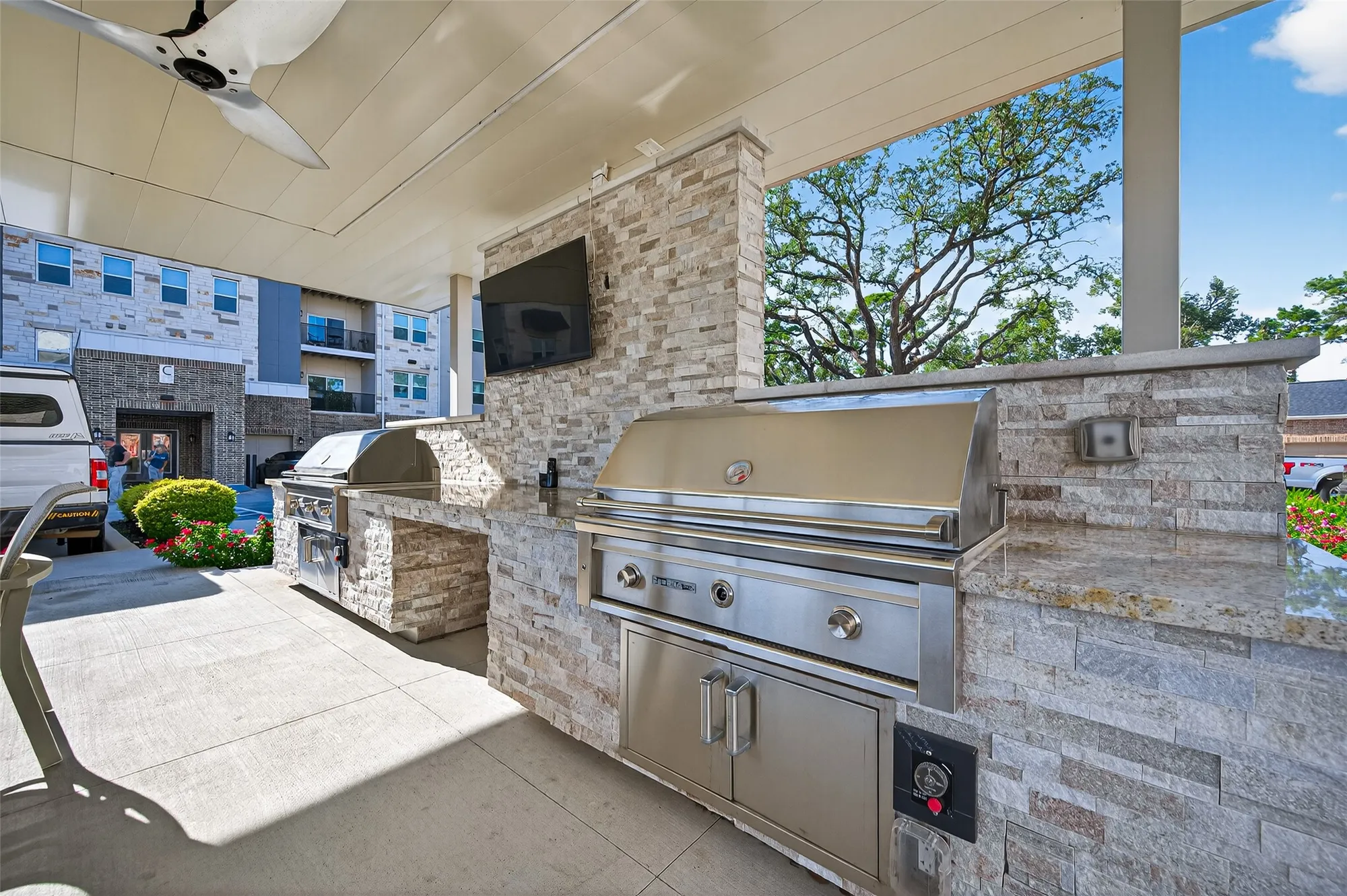 Property Slideshow image 33 of 37 | 6804 westview dr apt 1207, Houston, TX, 77055