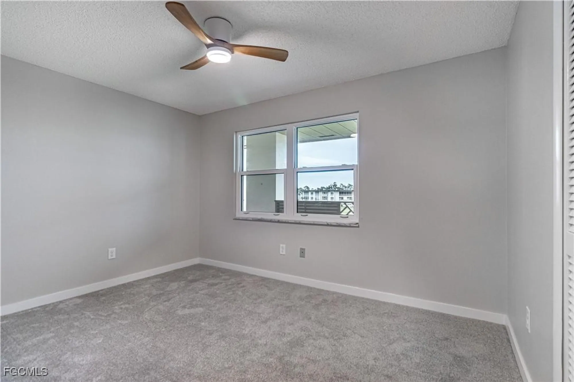 Property Slideshow image 10 of 37 | 6102 augusta dr 315, Fort Myers, FL, 33907