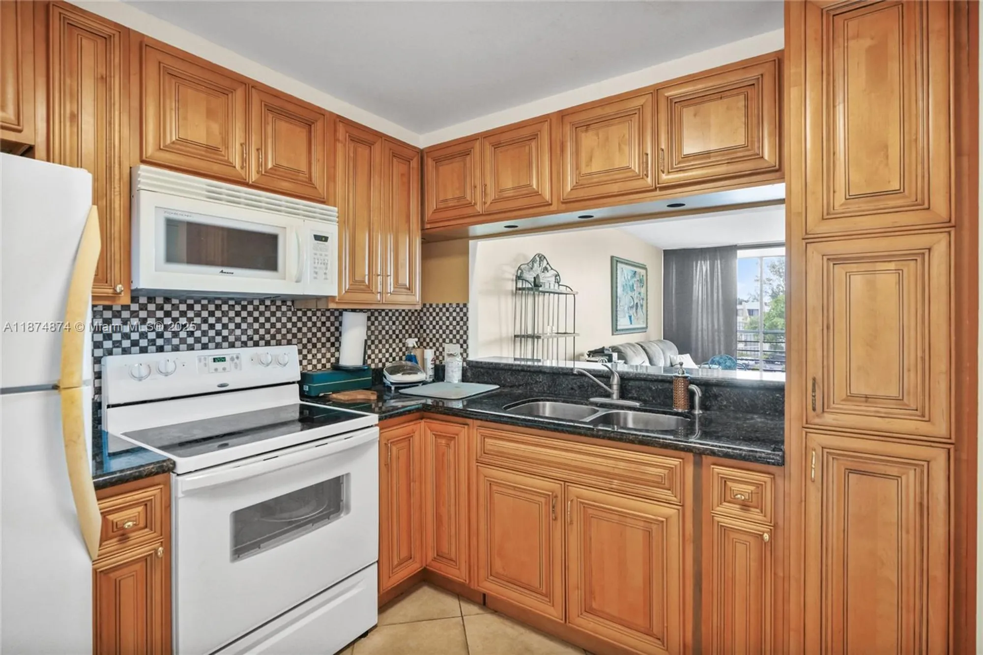 Property Slideshow image 10 of 32 | 20400 w country club dr 416, Aventura, FL, 33180