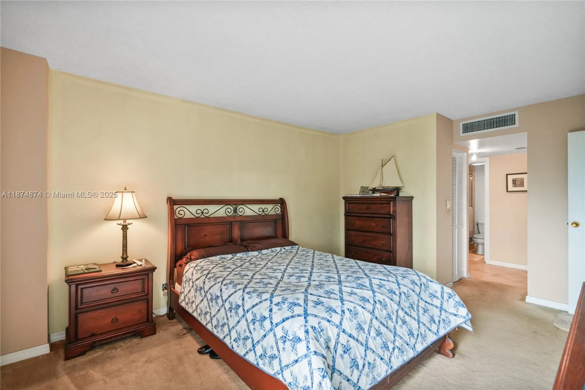 Property Slideshow image 12 of 32 | 20400 w country club dr 416, Aventura, FL, 33180