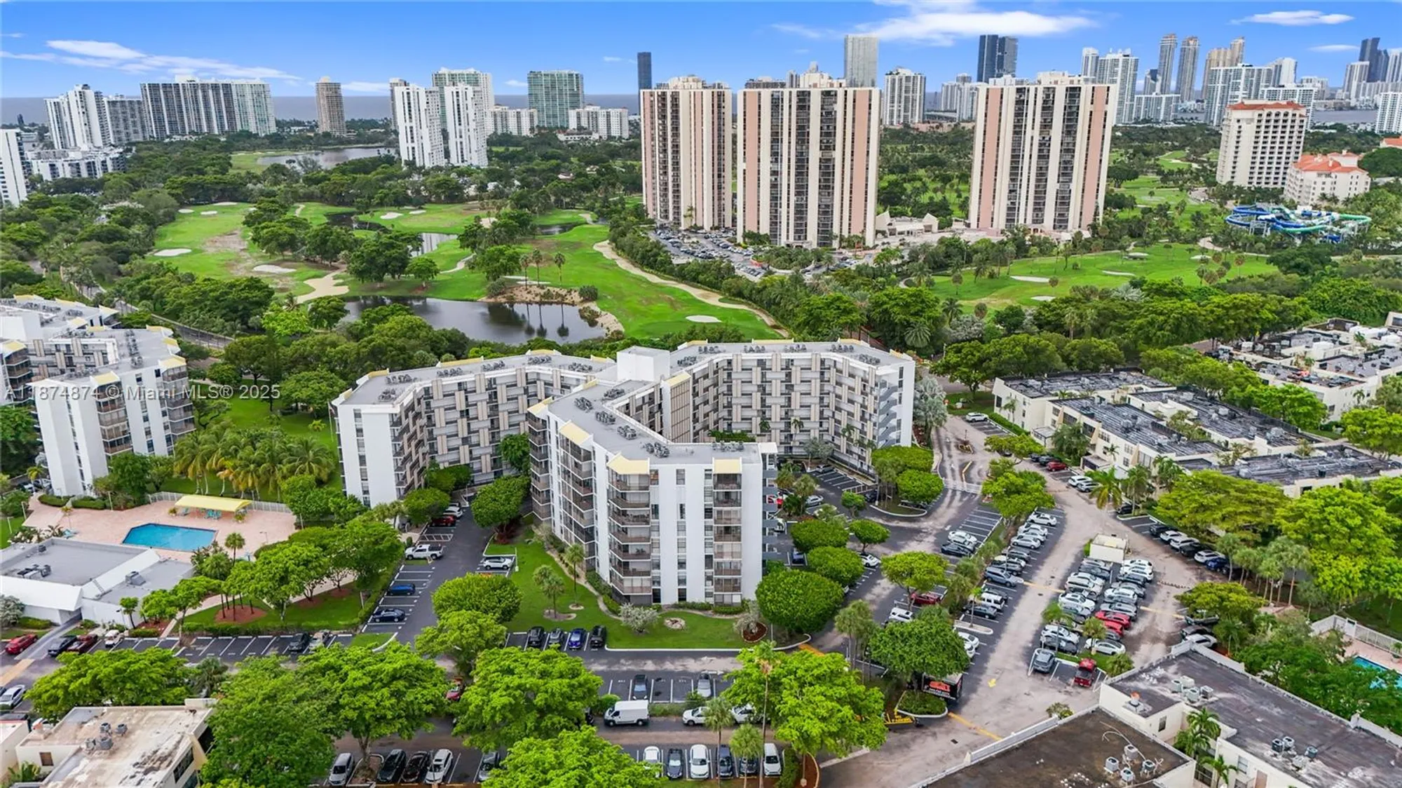 Property Slideshow image 24 of 32 | 20400 w country club dr 416, Aventura, FL, 33180