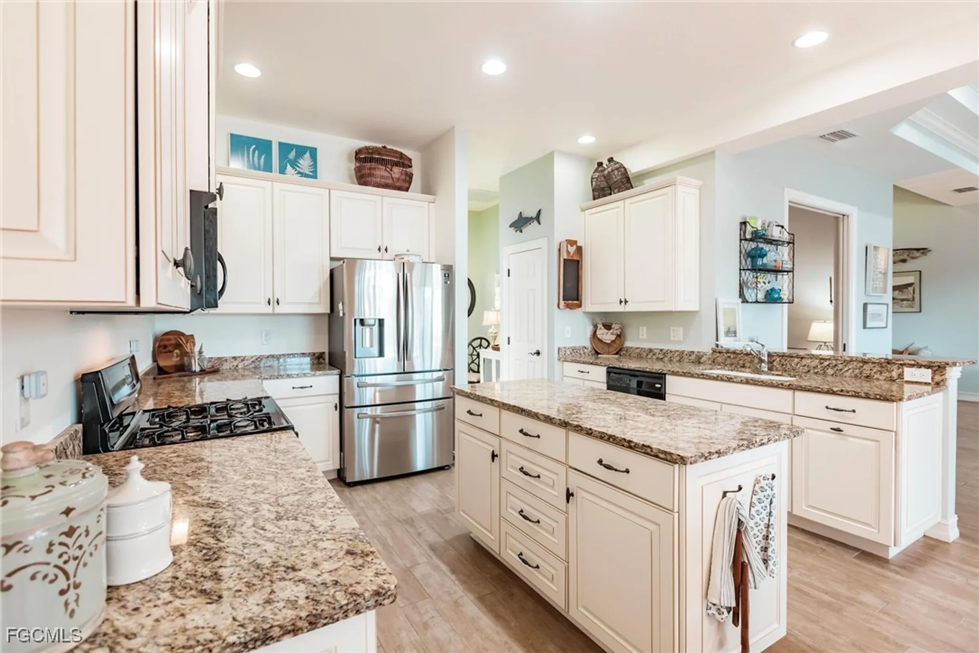 Property Slideshow image 11 of 50 | 13405 citrus creek ct, Fort Myers, FL, 33905