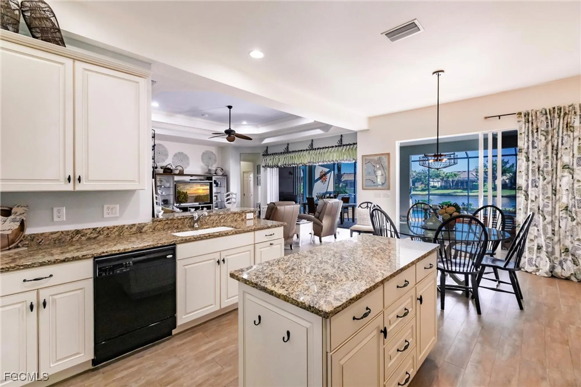 Property Slideshow image 12 of 50 | 13405 citrus creek ct, Fort Myers, FL, 33905