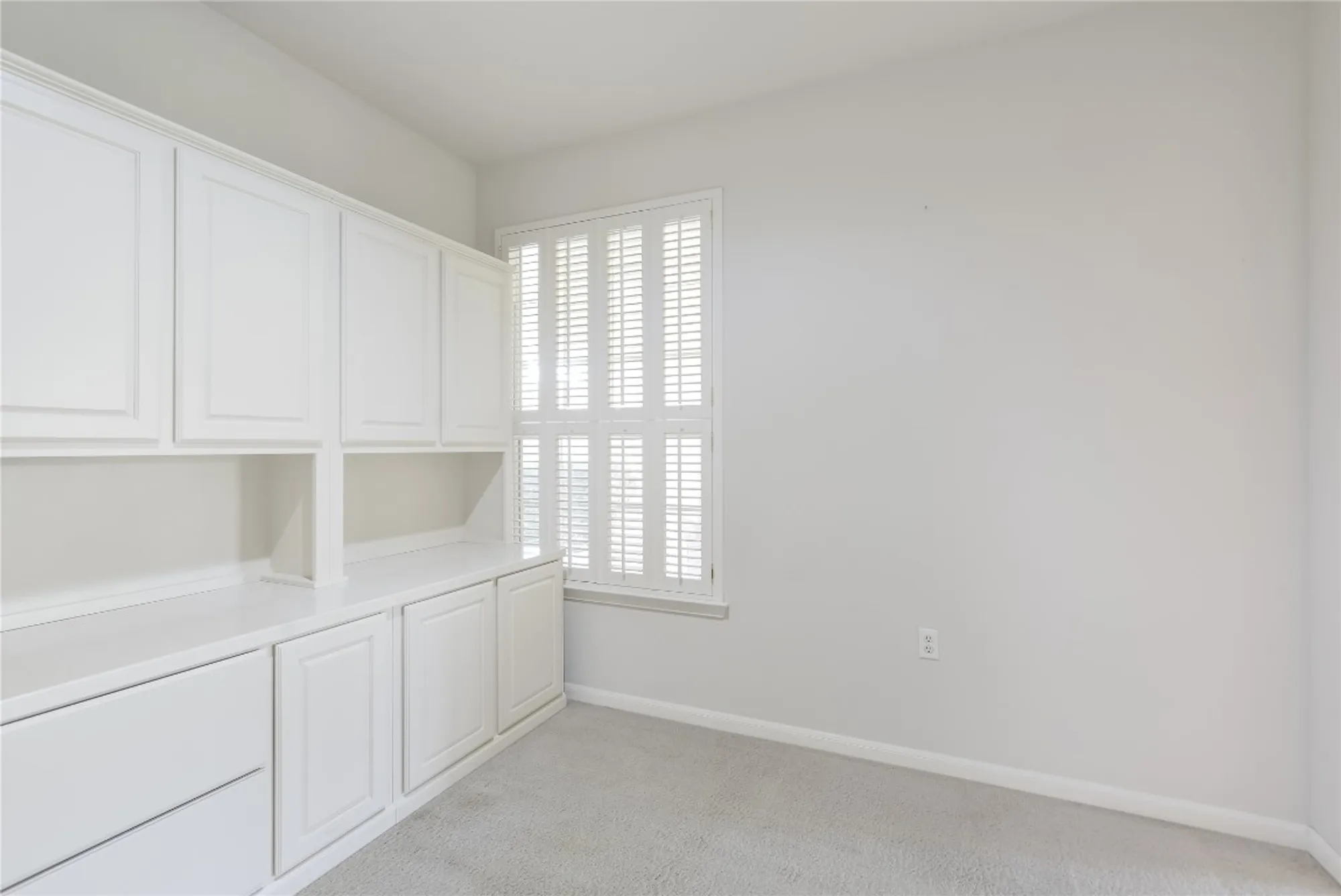 Property Slideshow image 14 of 27 | 197 trail rider way, Georgetown, TX, 78633