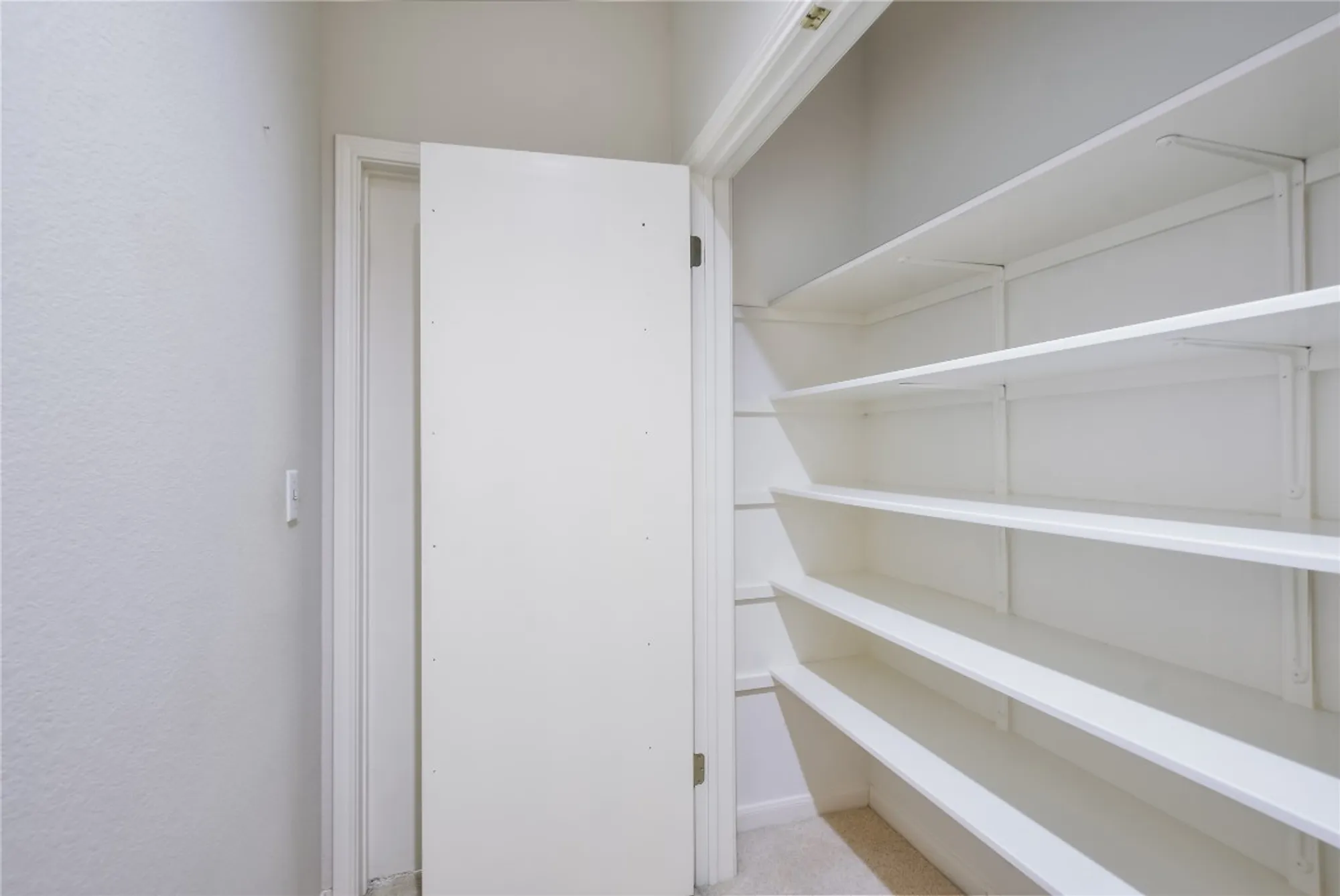 Property Slideshow image 16 of 27 | 197 trail rider way, Georgetown, TX, 78633