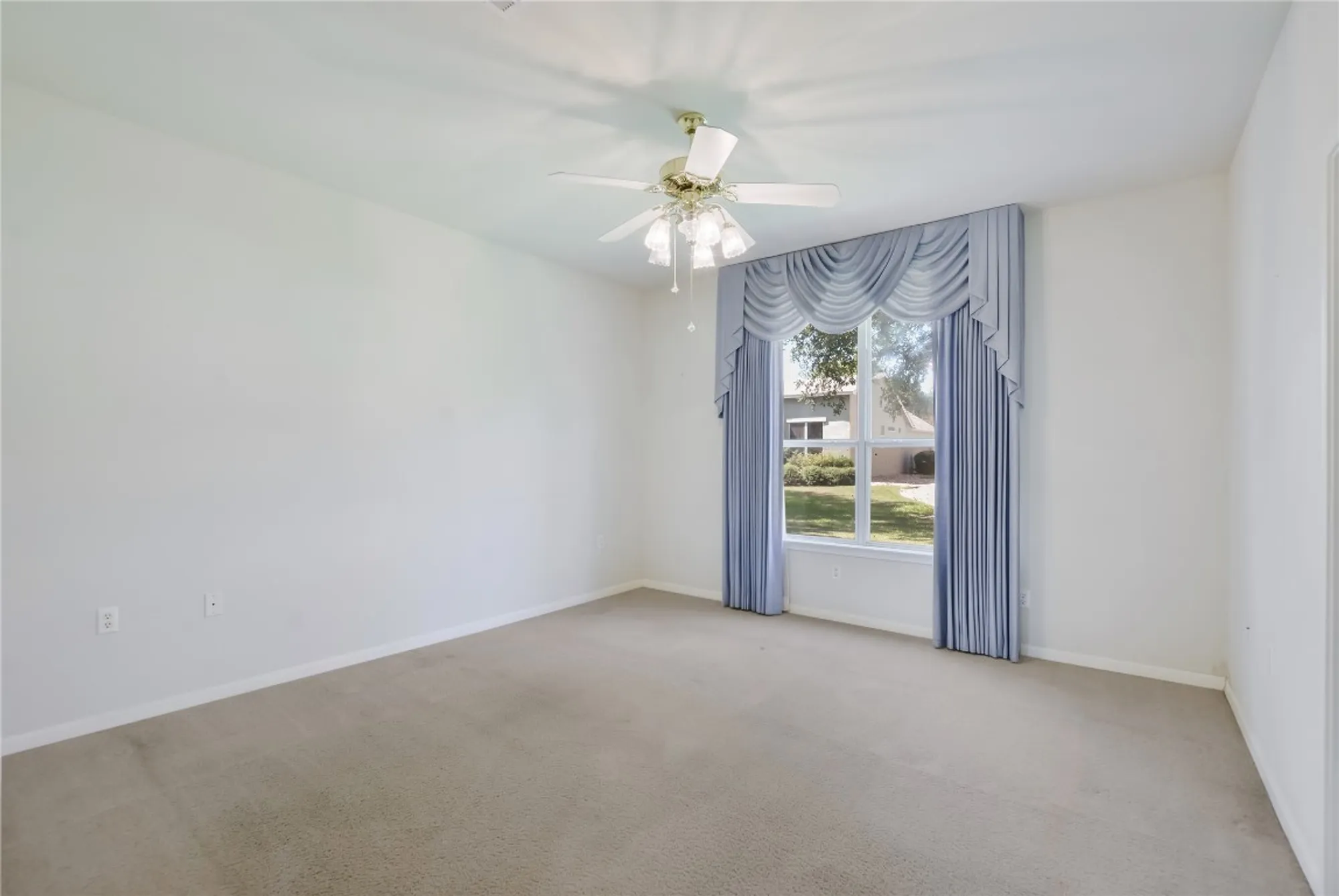 Property Slideshow image 17 of 27 | 197 trail rider way, Georgetown, TX, 78633