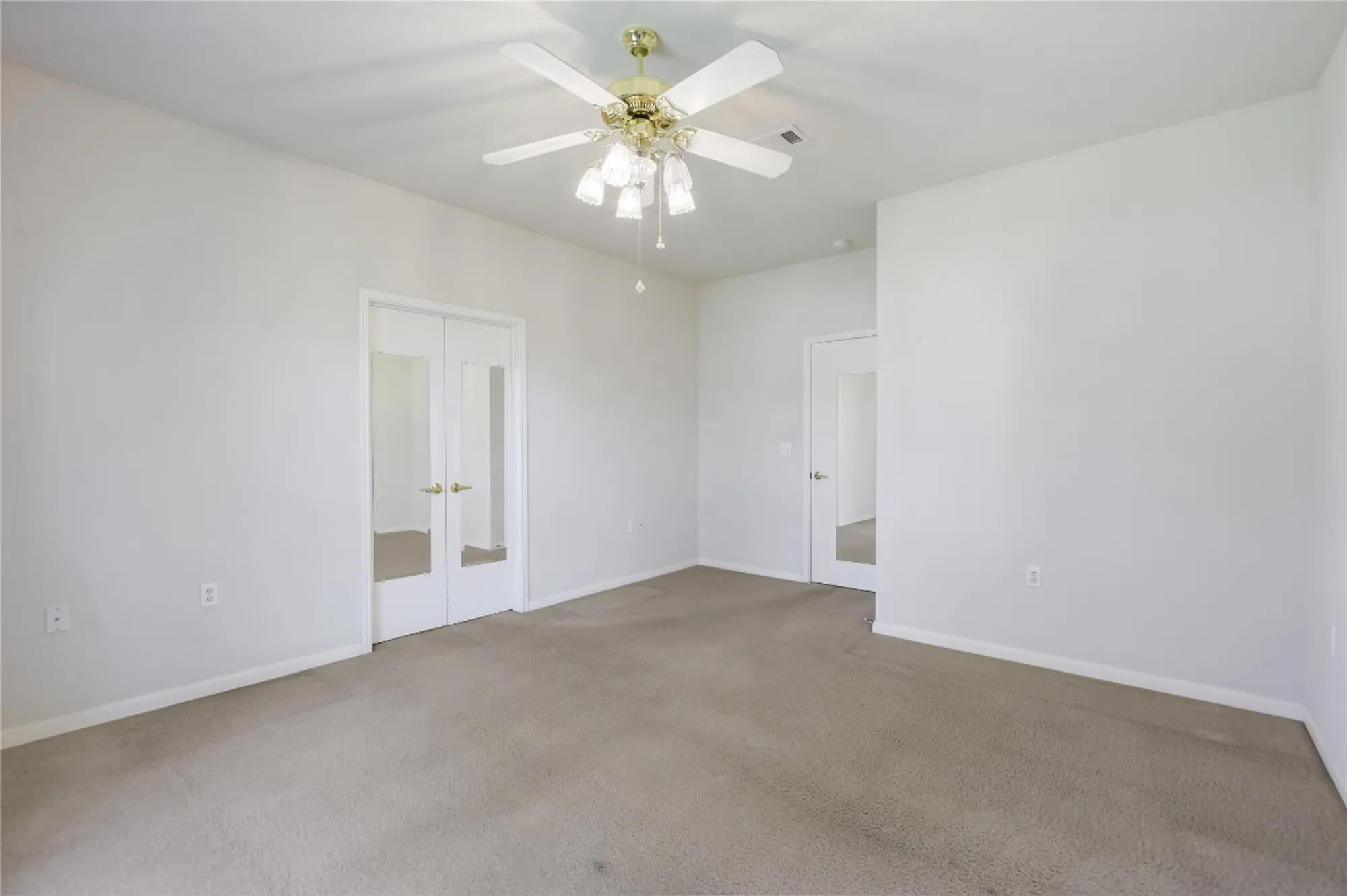 Property Slideshow image 18 of 27 | 197 trail rider way, Georgetown, TX, 78633