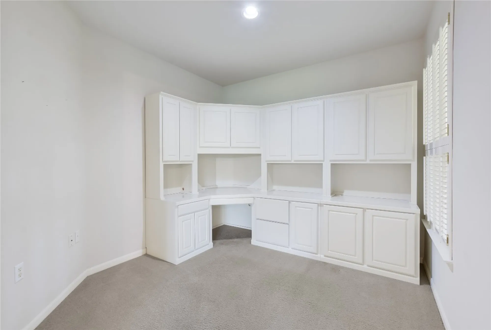 Property Slideshow image 13 of 27 | 197 trail rider way, Georgetown, TX, 78633