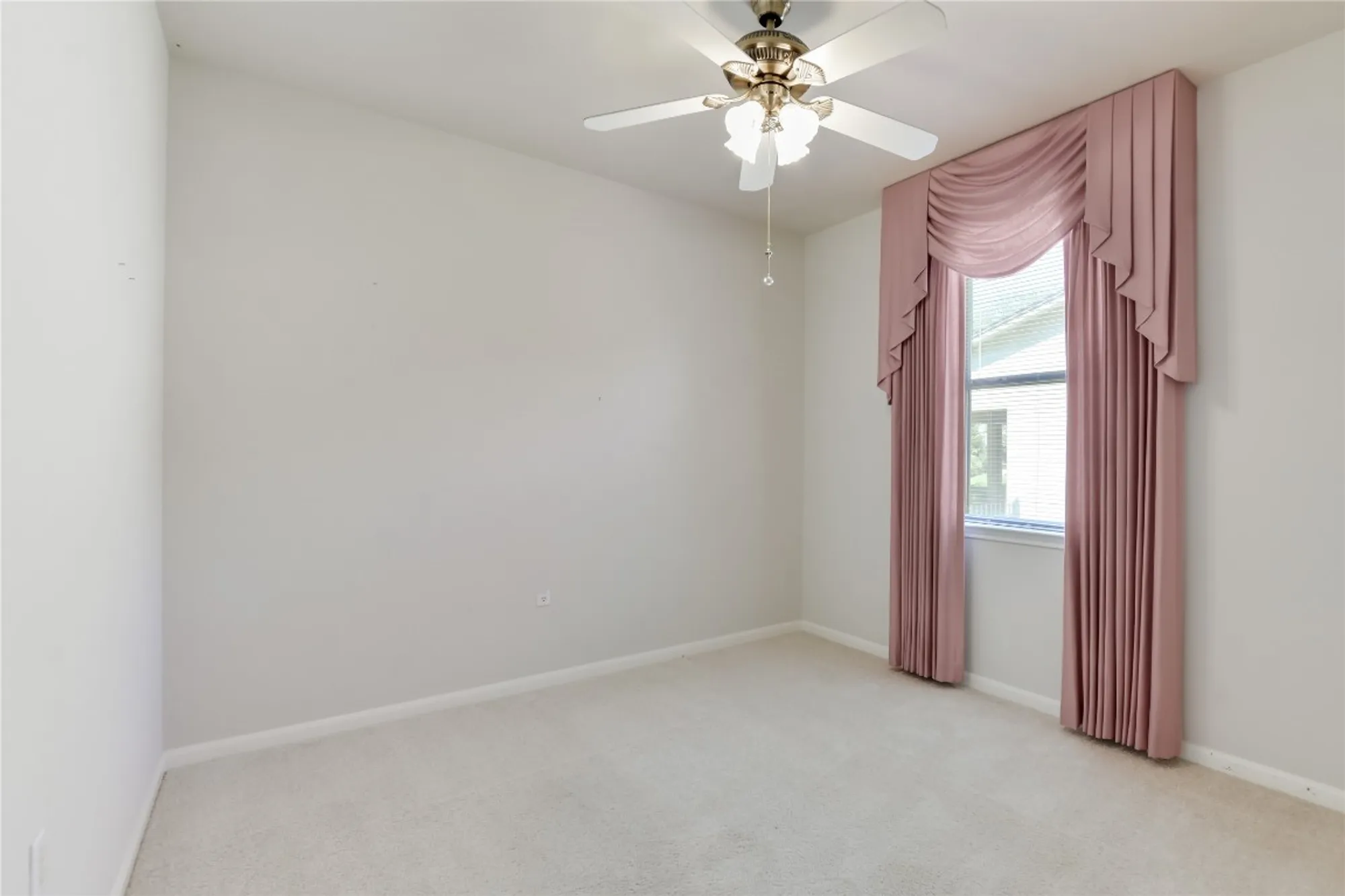 Property Slideshow image 24 of 27 | 197 trail rider way, Georgetown, TX, 78633