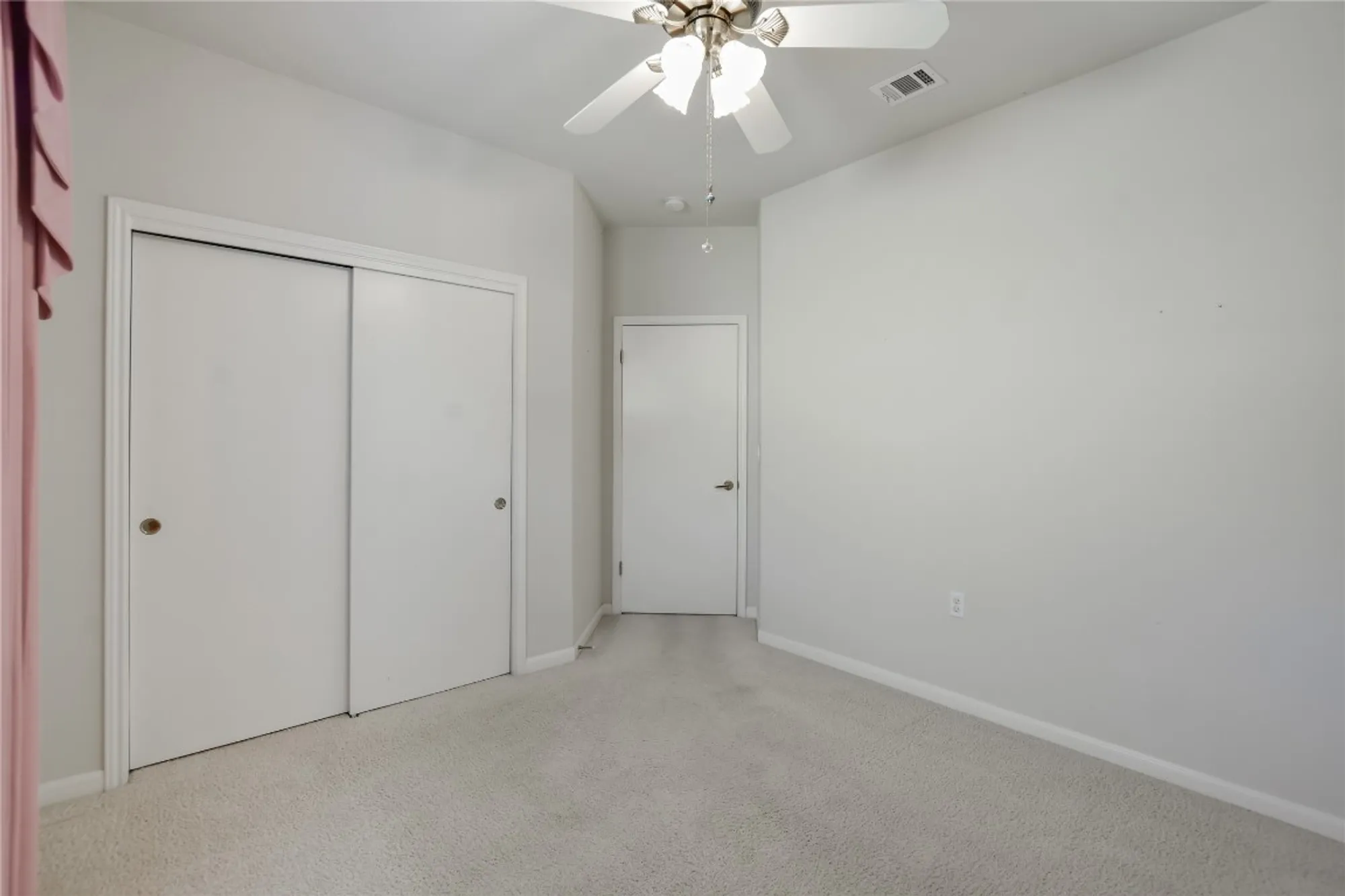 Property Slideshow image 25 of 27 | 197 trail rider way, Georgetown, TX, 78633