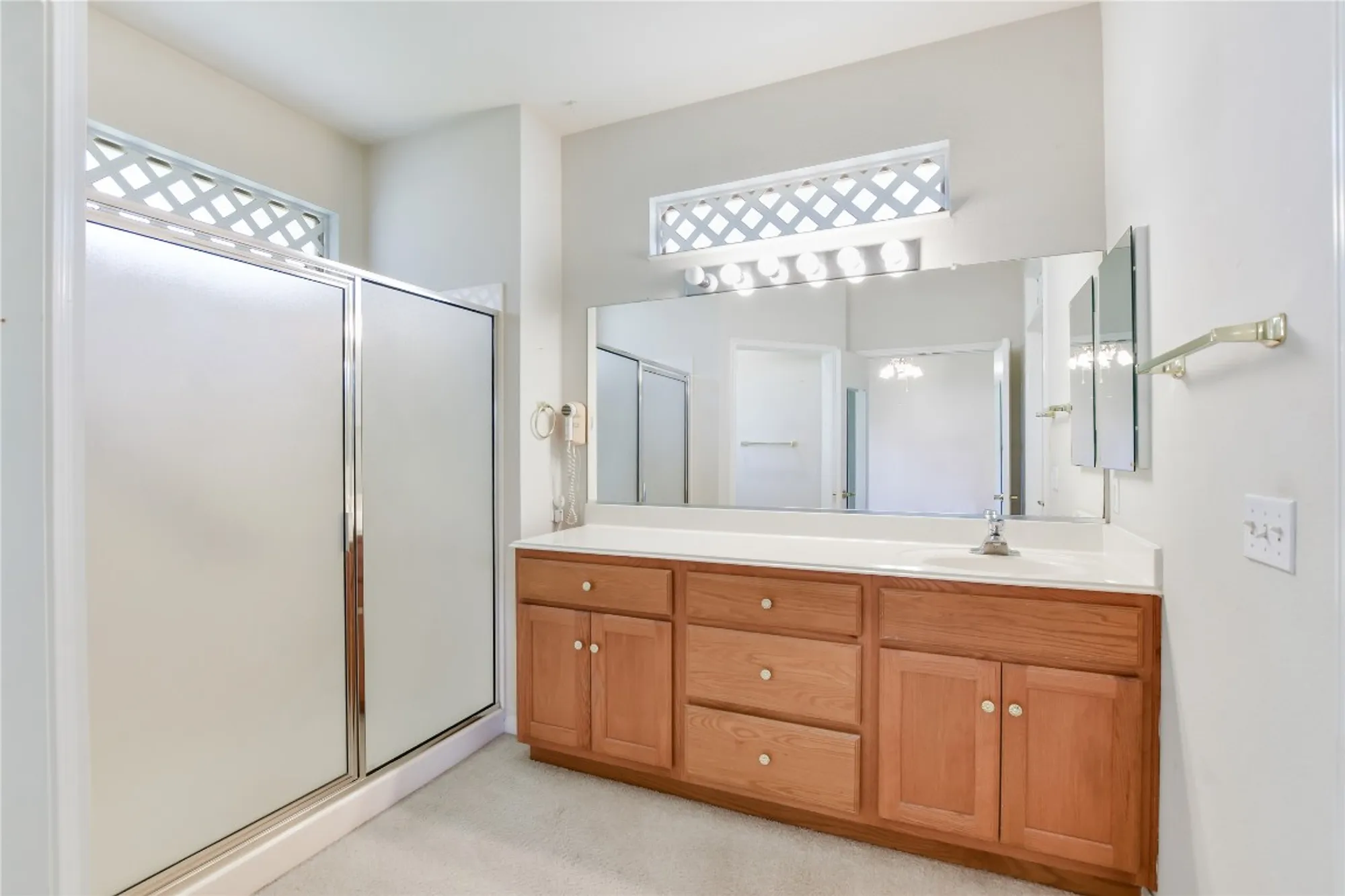 Property Slideshow image 20 of 27 | 197 trail rider way, Georgetown, TX, 78633