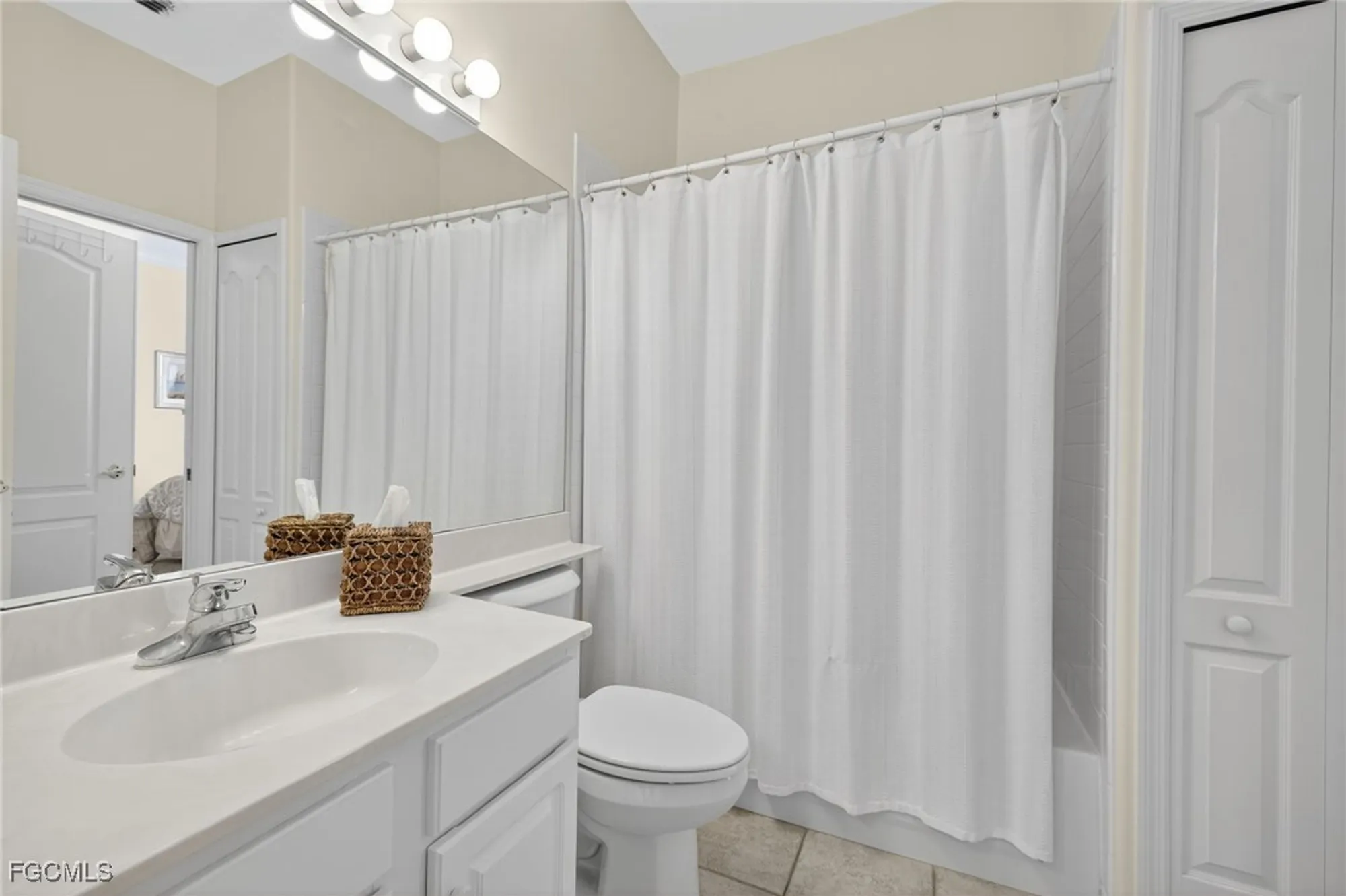 Property Slideshow image 21 of 47 | 15060 tamarind cay ct 805, Fort Myers, FL, 33908