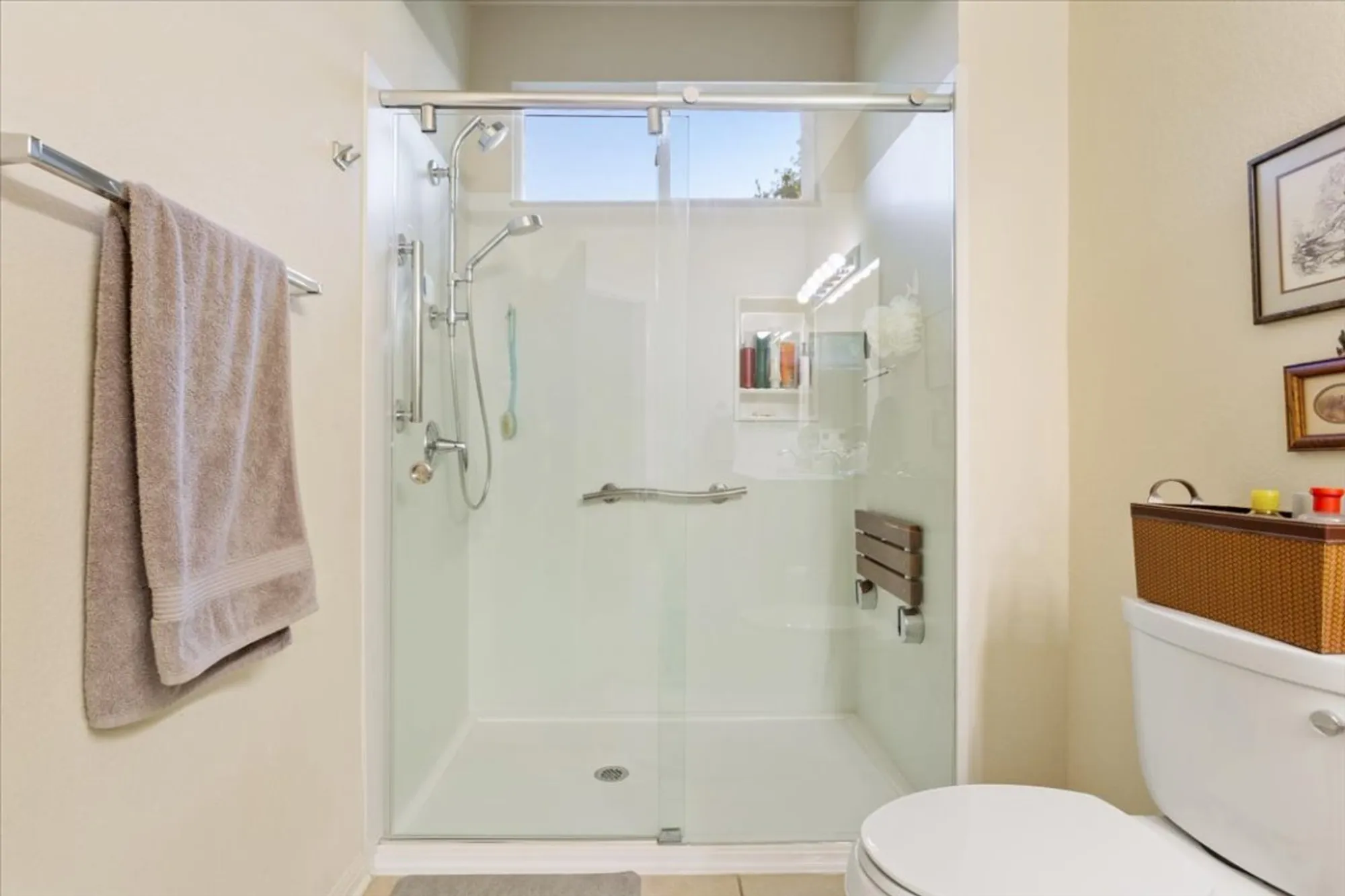 Property Slideshow image 16 of 21 | 104 lynn cv, Georgetown, TX, 78633