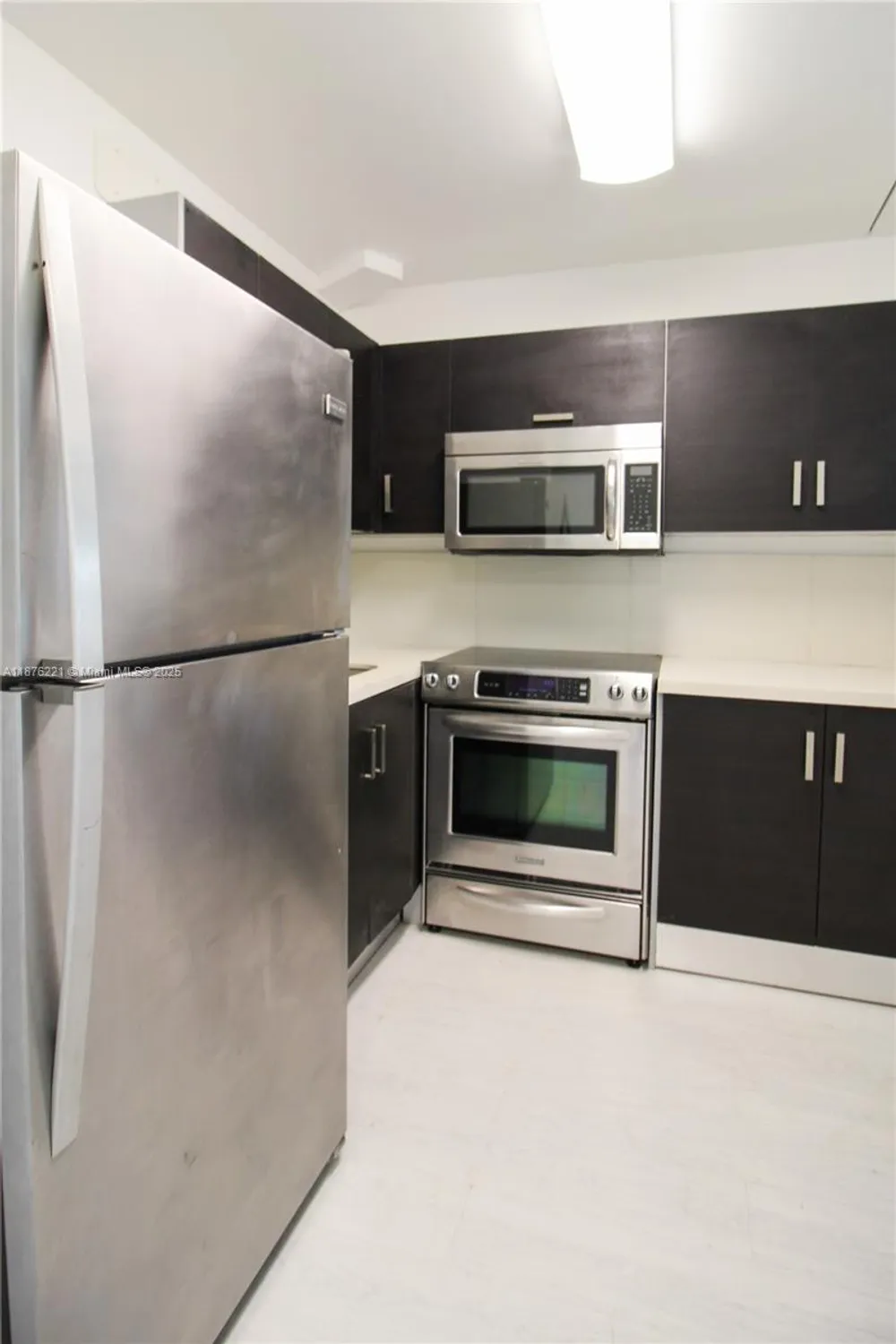 Property Slideshow image 3 of 10 | 319 newport v # 319, Deerfield Beach, FL, 33442