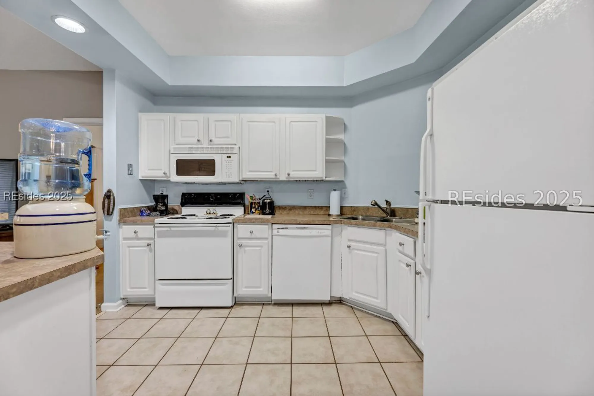 Property Slideshow image 10 of 43 | 380 marshland rd f11, Hilton Head Island, SC, 29926