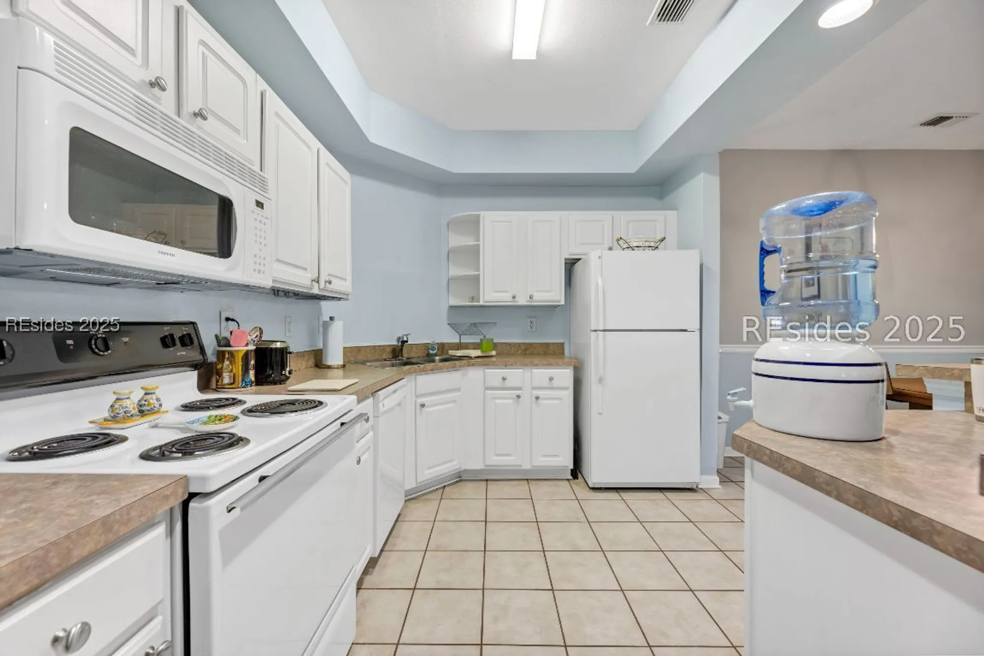 Property Slideshow image 12 of 43 | 380 marshland rd f11, Hilton Head Island, SC, 29926