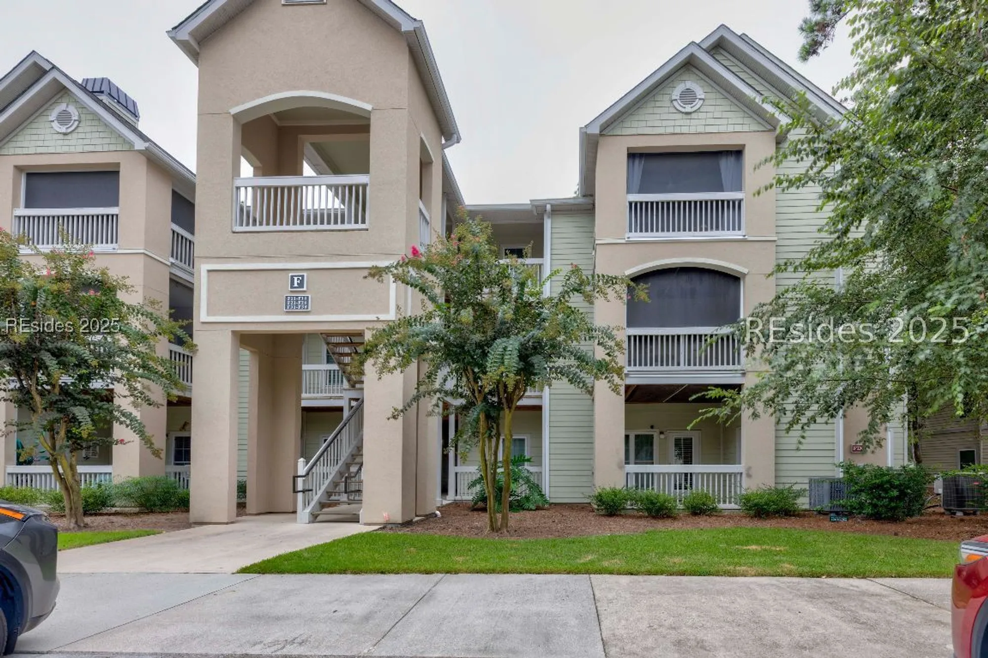 Property Slideshow image 2 of 43 | 380 marshland rd f11, Hilton Head Island, SC, 29926