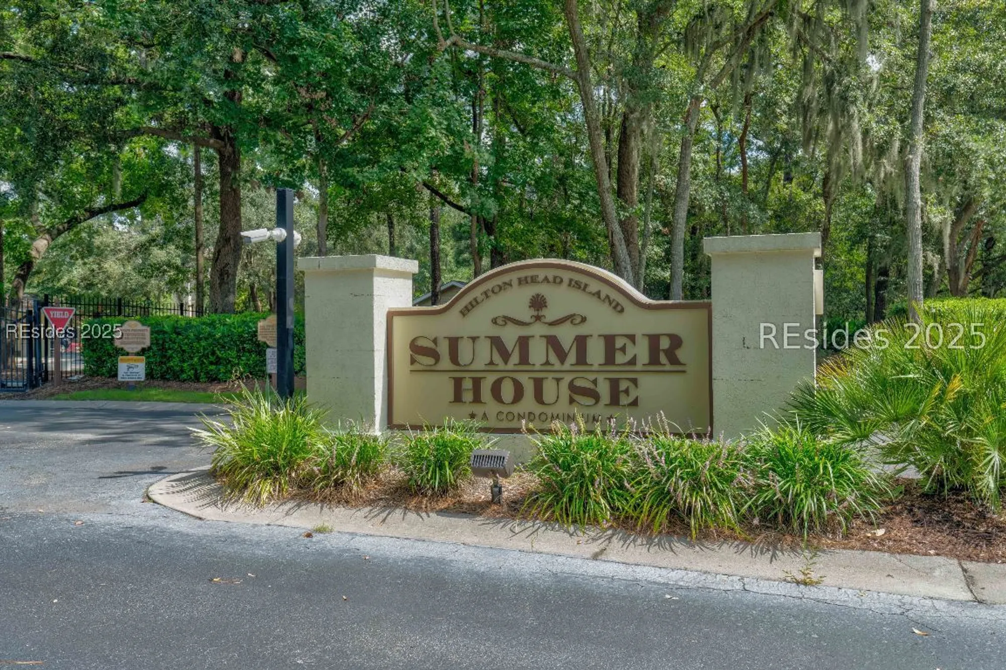 Property Slideshow image 31 of 43 | 380 marshland rd f11, Hilton Head Island, SC, 29926
