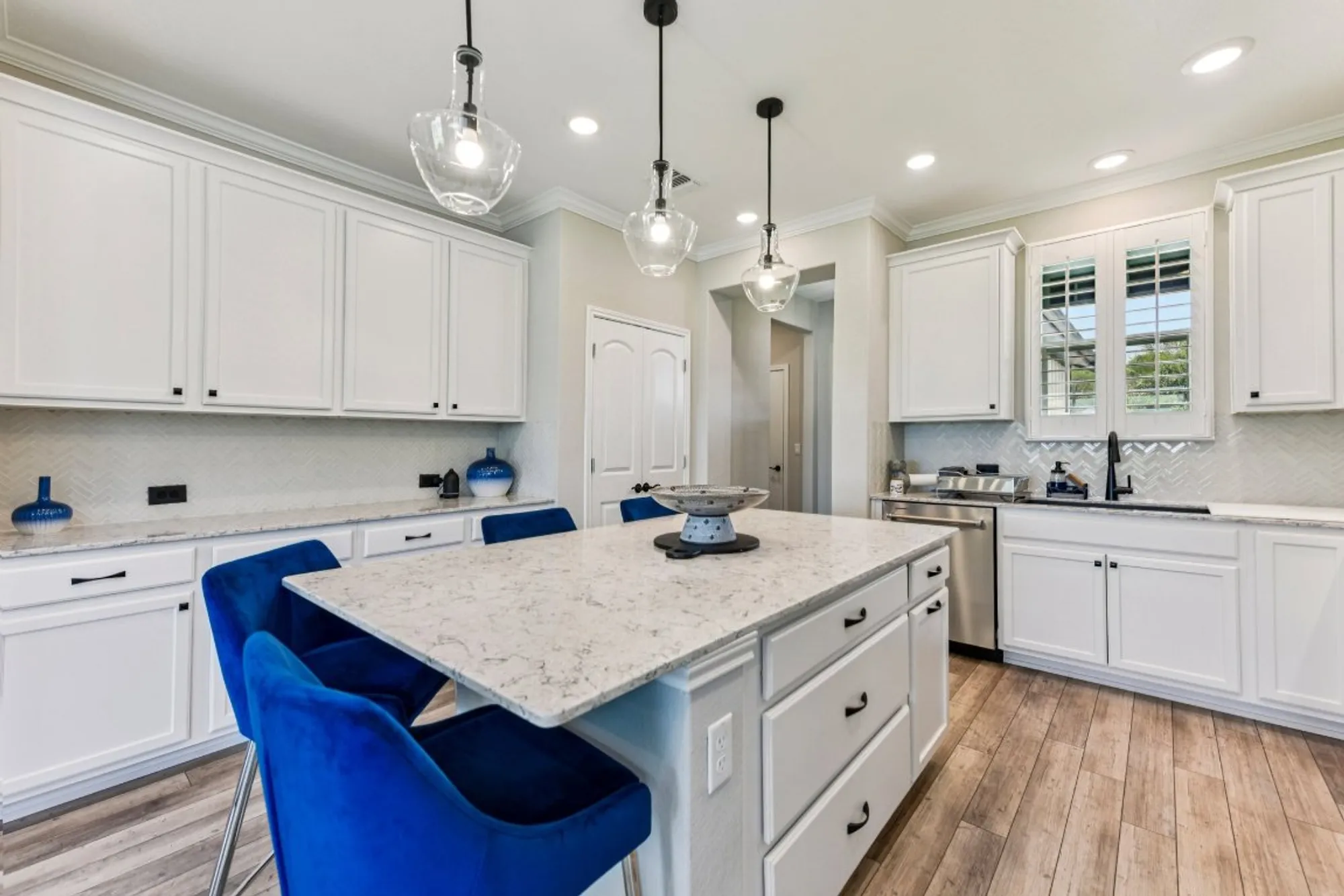 Property Slideshow image 16 of 40 | 106 kitty hawk rd, Georgetown, TX, 78633