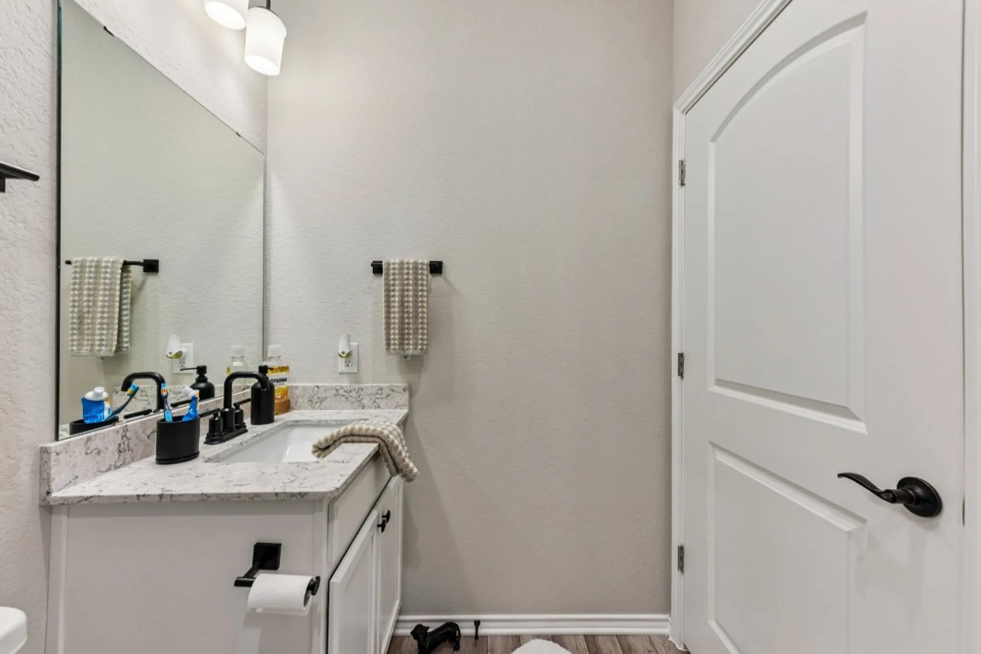 Property Slideshow image 24 of 40 | 106 kitty hawk rd, Georgetown, TX, 78633