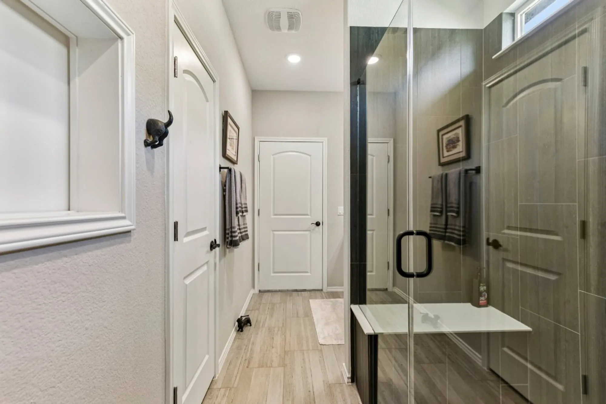 Property Slideshow image 33 of 40 | 106 kitty hawk rd, Georgetown, TX, 78633