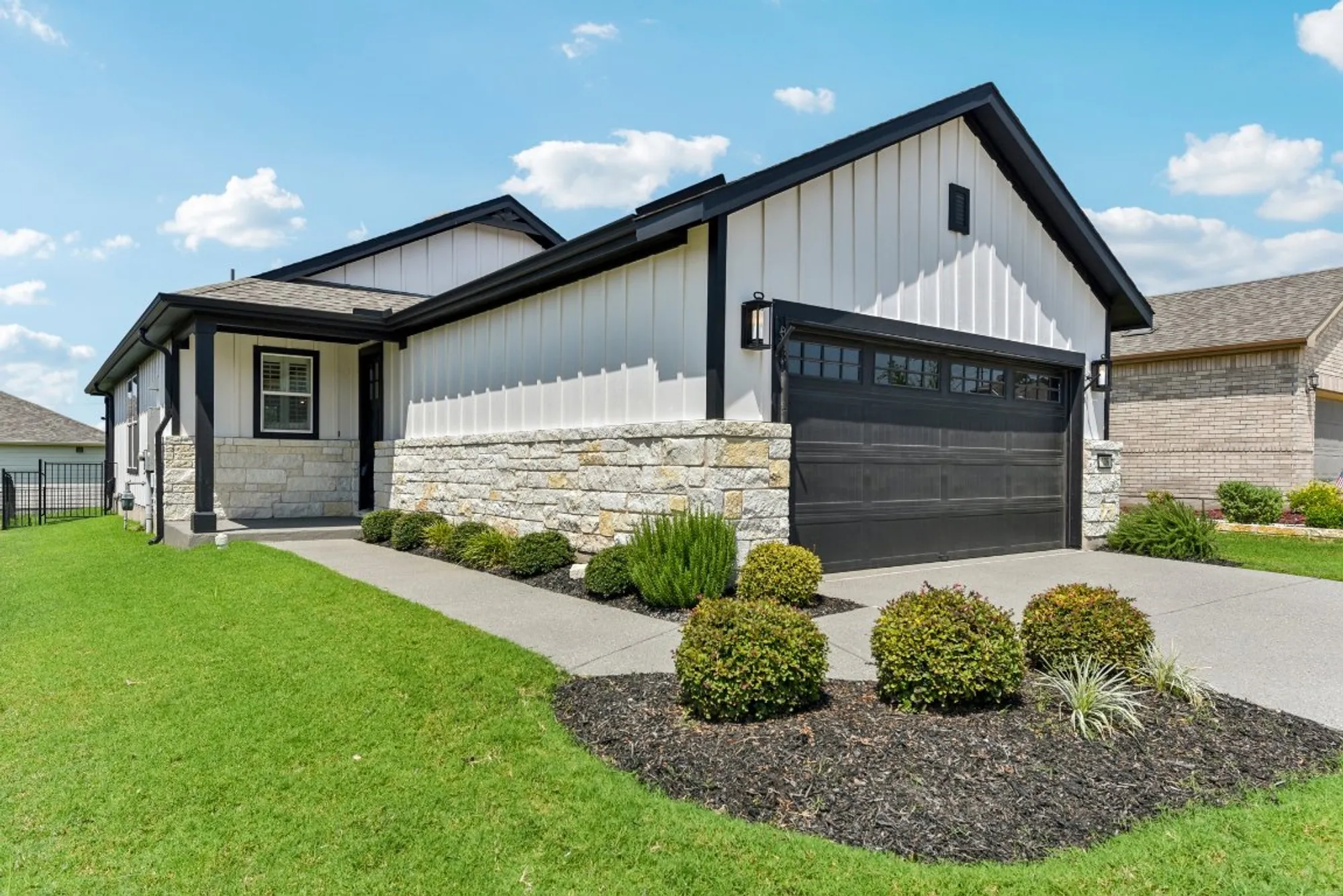 Property Slideshow image 4 of 40 | 106 kitty hawk rd, Georgetown, TX, 78633