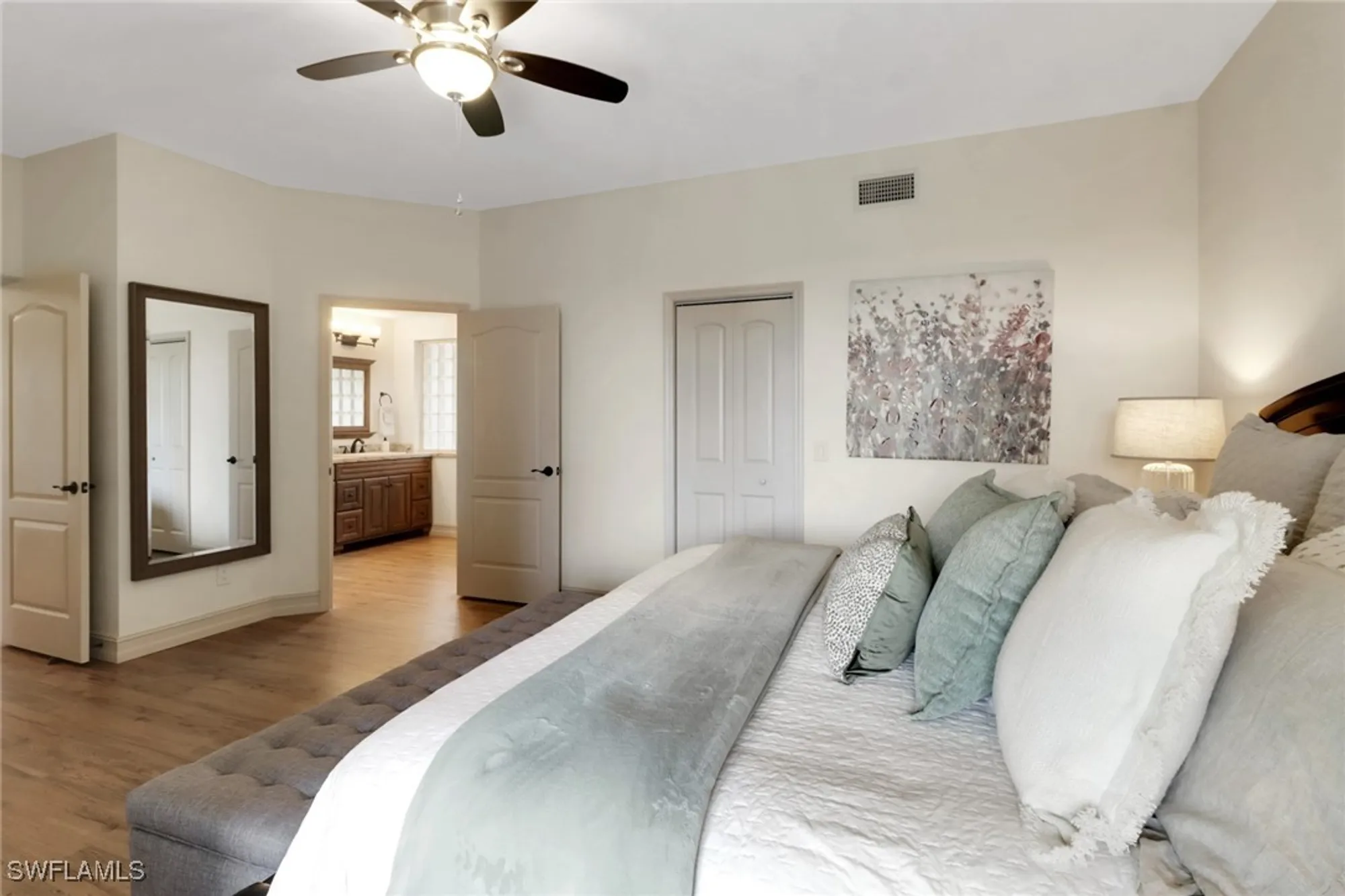 Property Slideshow image 15 of 25 | 7008 pelican bay blvd # h302, Naples, FL, 34108