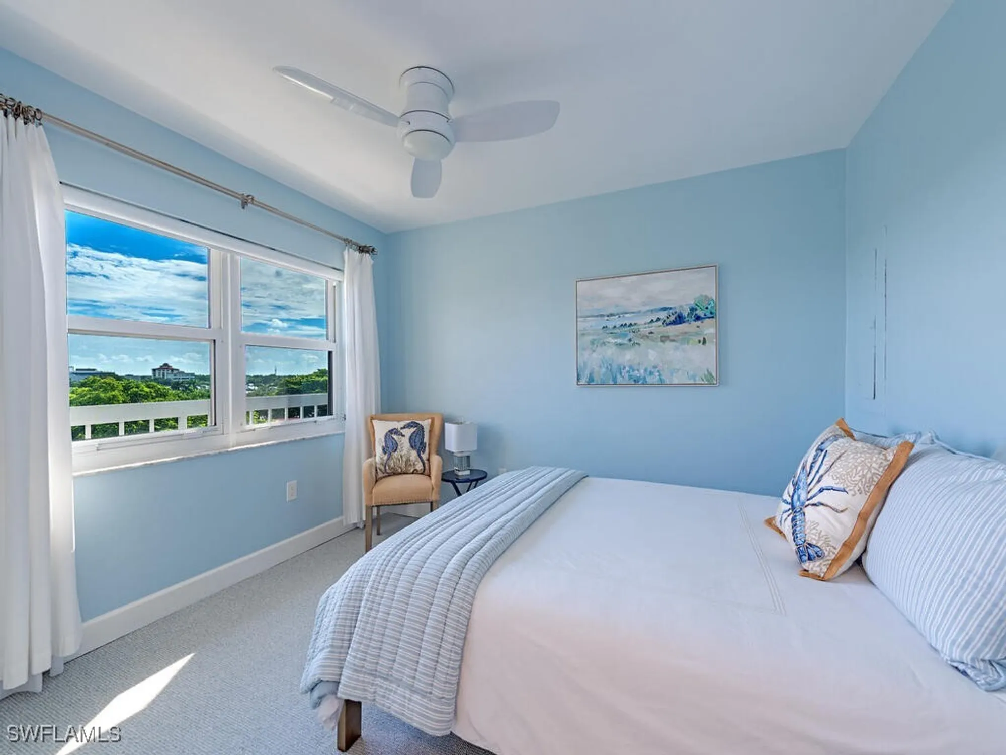 Property Slideshow image 10 of 33 | 5501 heron point dr 504, Naples, FL, 34108