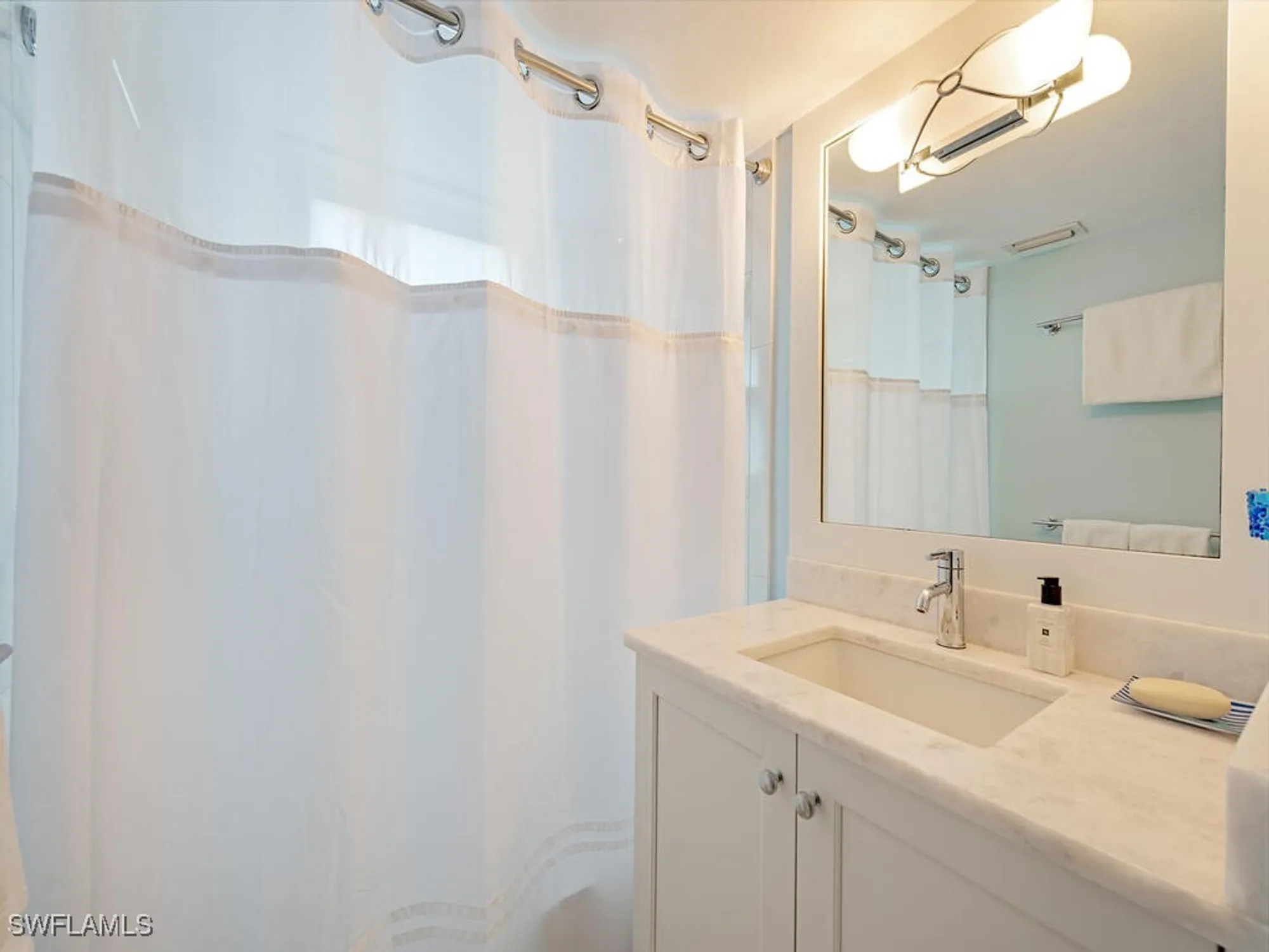 Property Slideshow image 11 of 33 | 5501 heron point dr 504, Naples, FL, 34108