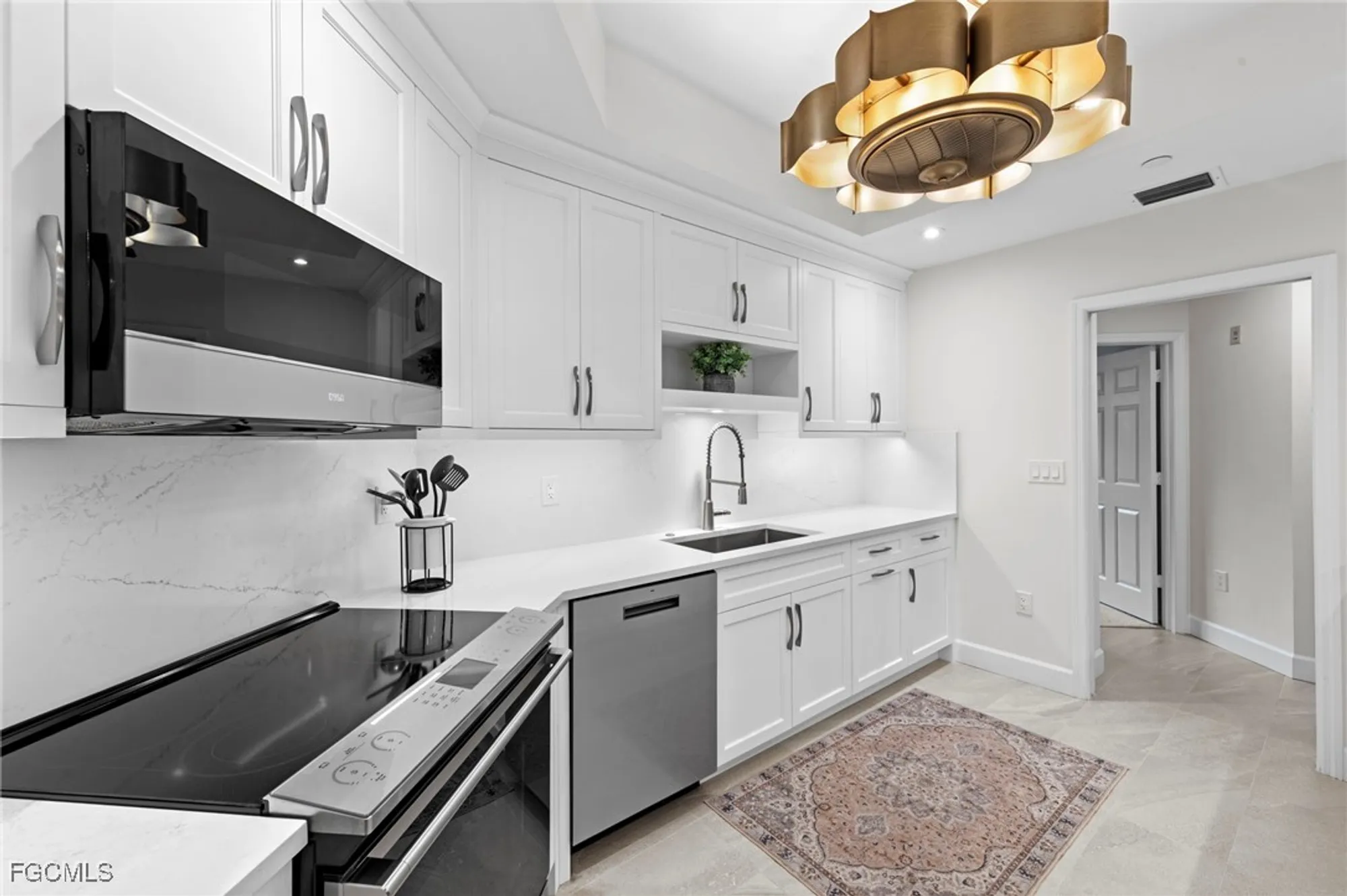 Property Slideshow image 11 of 47 | 8440 abbington cir d12, Naples, FL, 34108