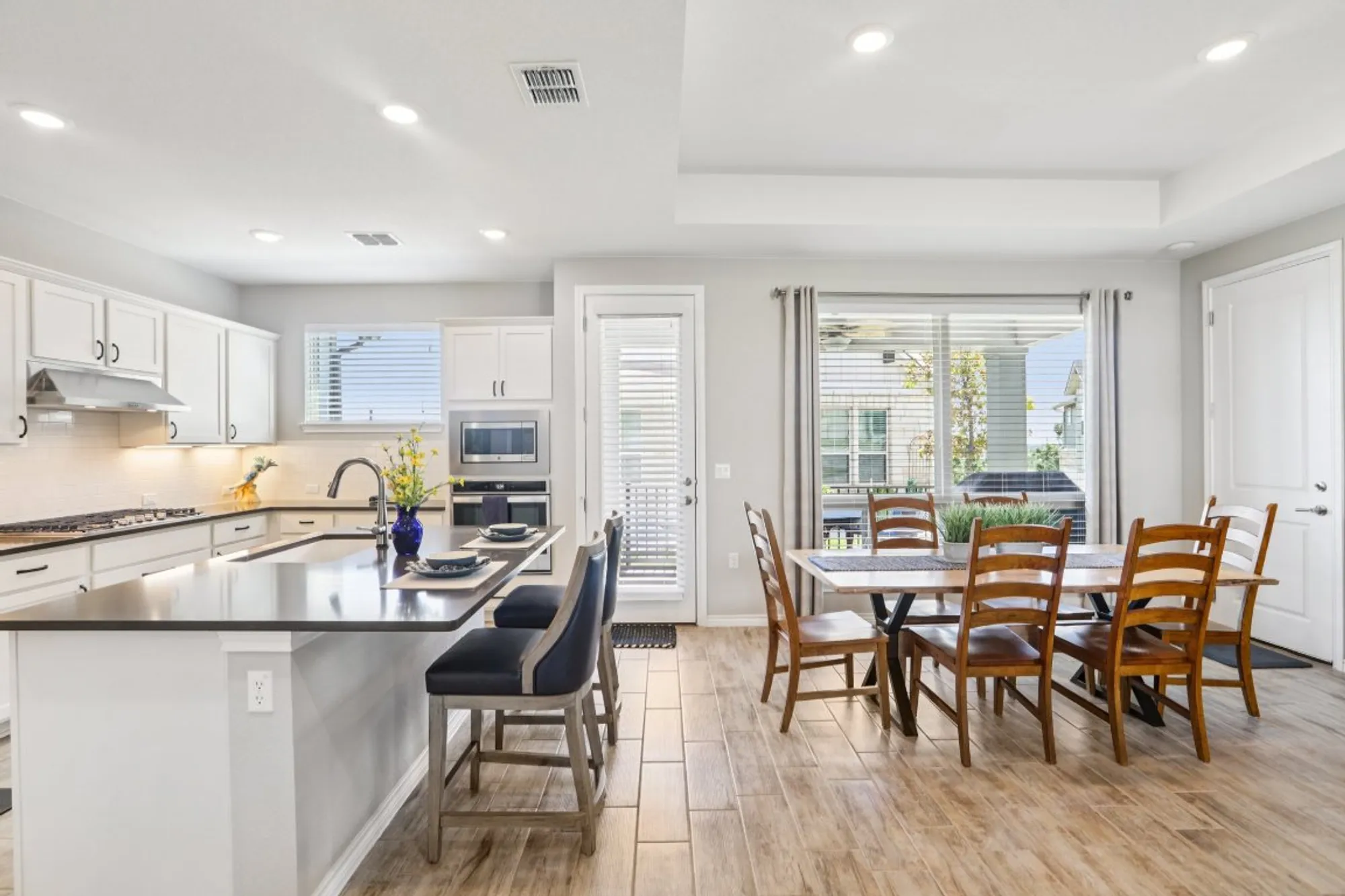 Property Slideshow image 14 of 37 | 206 eagle dr # 101, San Marcos, TX, 78666