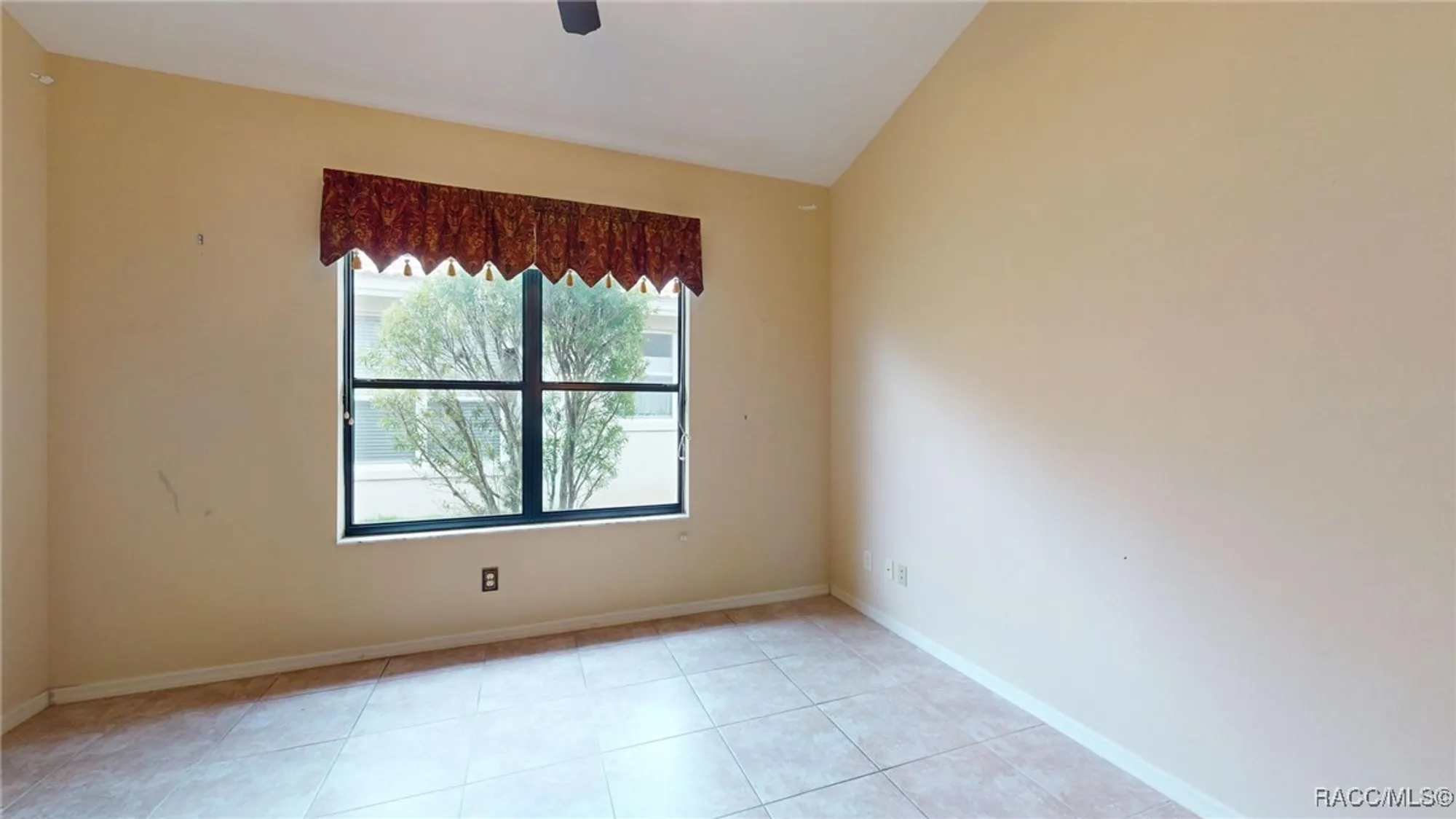 Property Slideshow image 16 of 76 | 1299 w skyview crossing dr, Hernando, FL, 34442