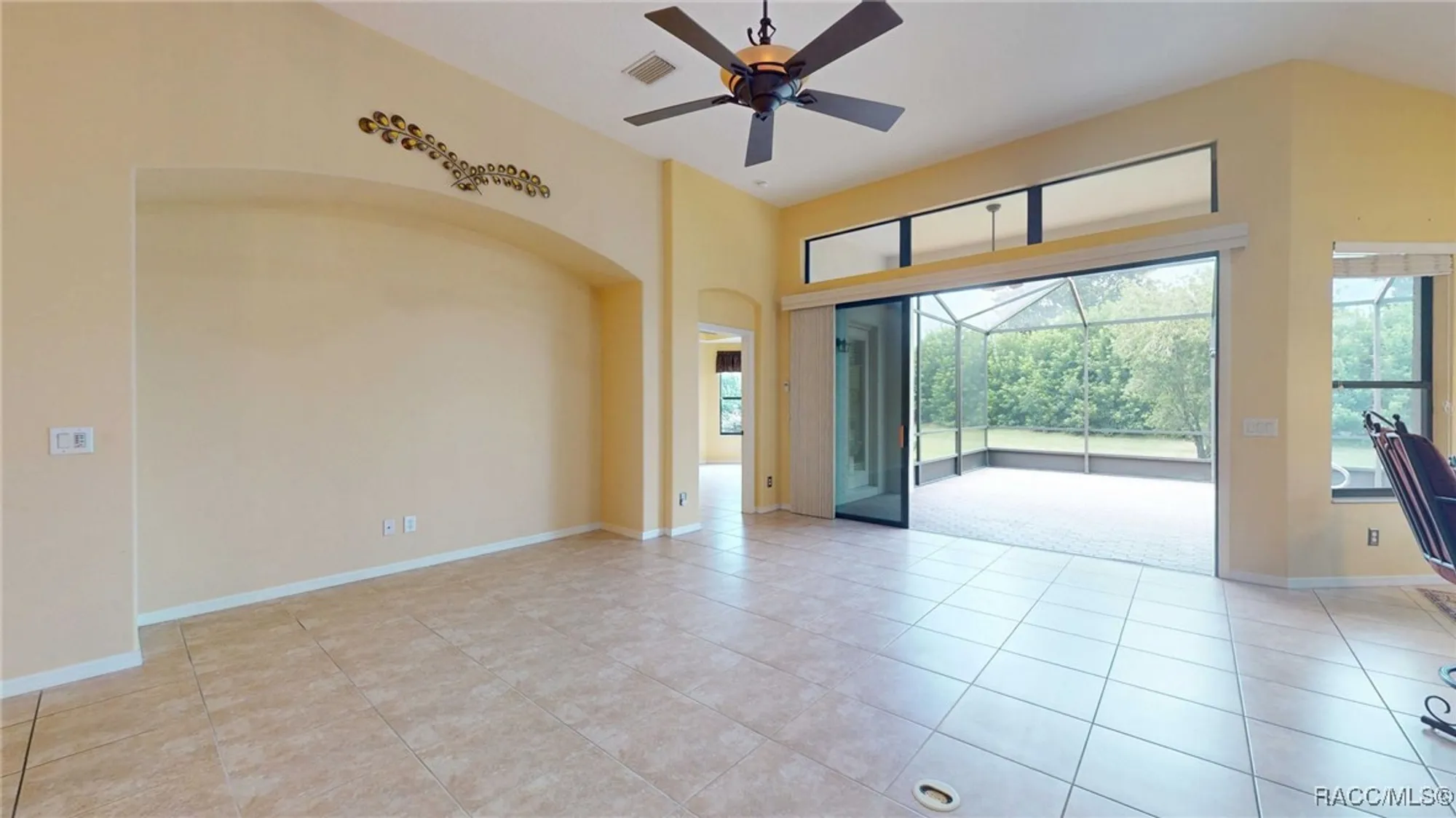 Property Slideshow image 13 of 76 | 1299 w skyview crossing dr, Hernando, FL, 34442