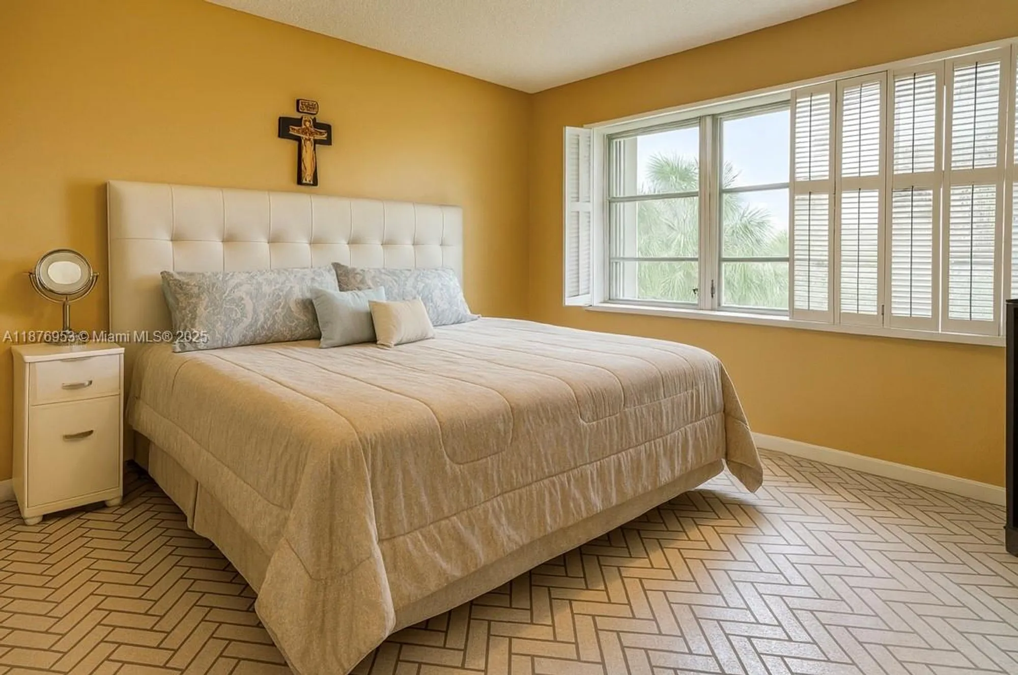 Property Slideshow image 12 of 42 | 671 s hollybrook dr 302, Pembroke Pines, FL, 33025