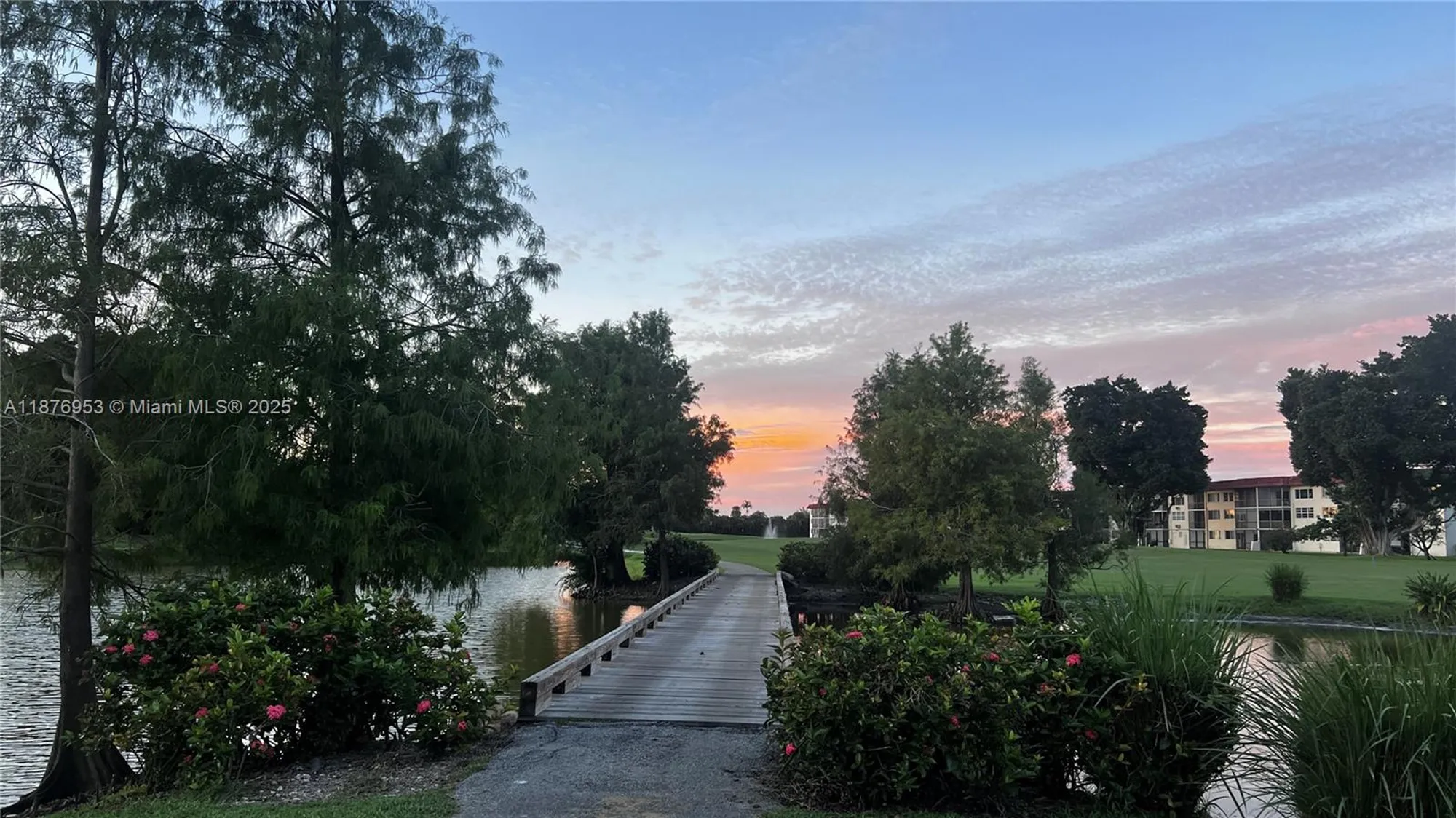 Property Slideshow image 27 of 42 | 671 s hollybrook dr 302, Pembroke Pines, FL, 33025