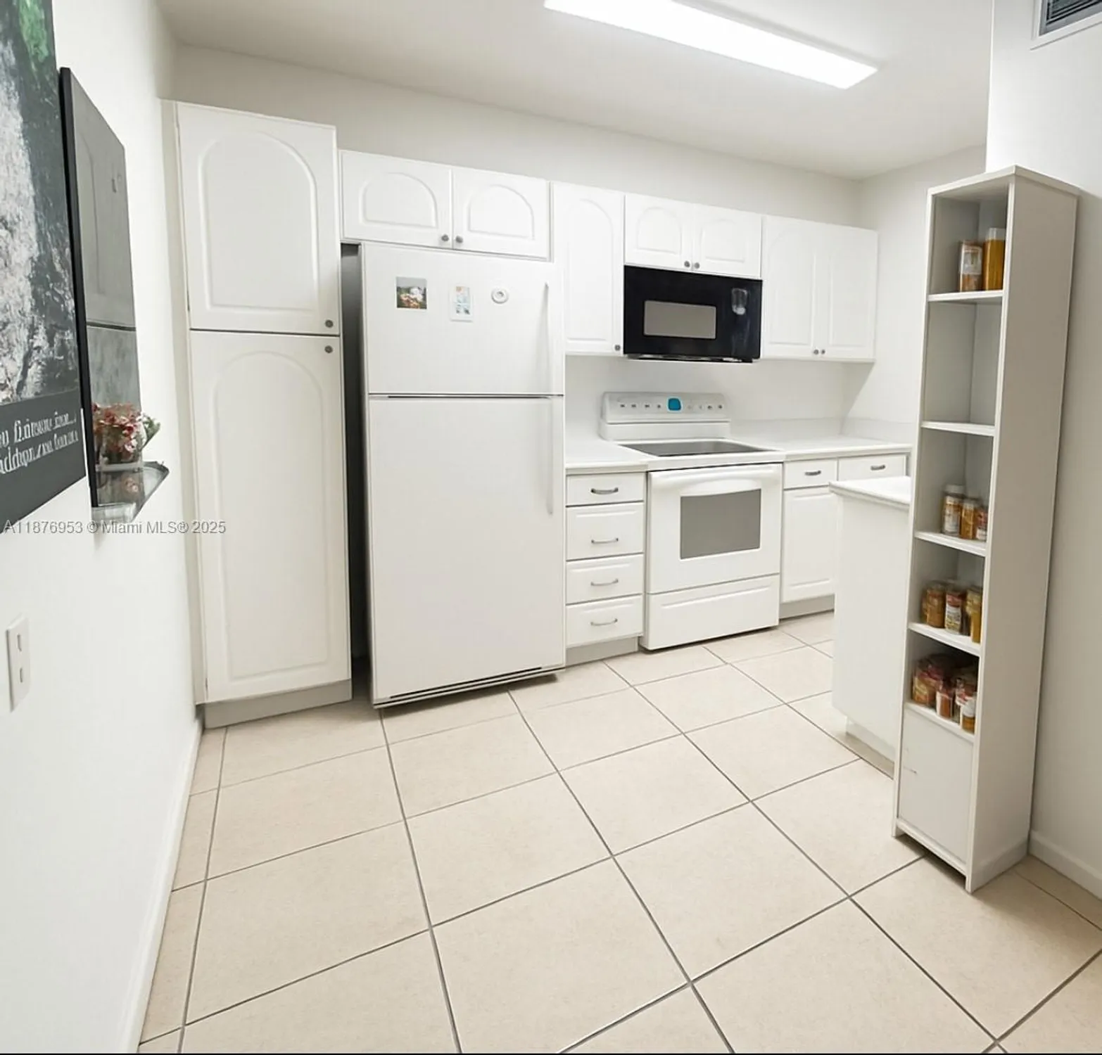 Property Slideshow image 7 of 42 | 671 s hollybrook dr 302, Pembroke Pines, FL, 33025