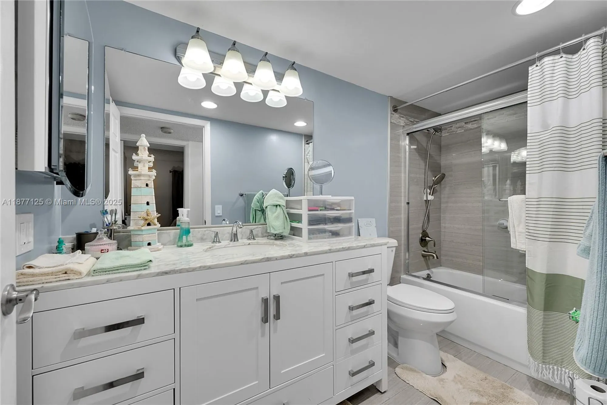 Property Slideshow image 18 of 23 | 10401 e clairmont cir # 109, Tamarac, FL, 33321