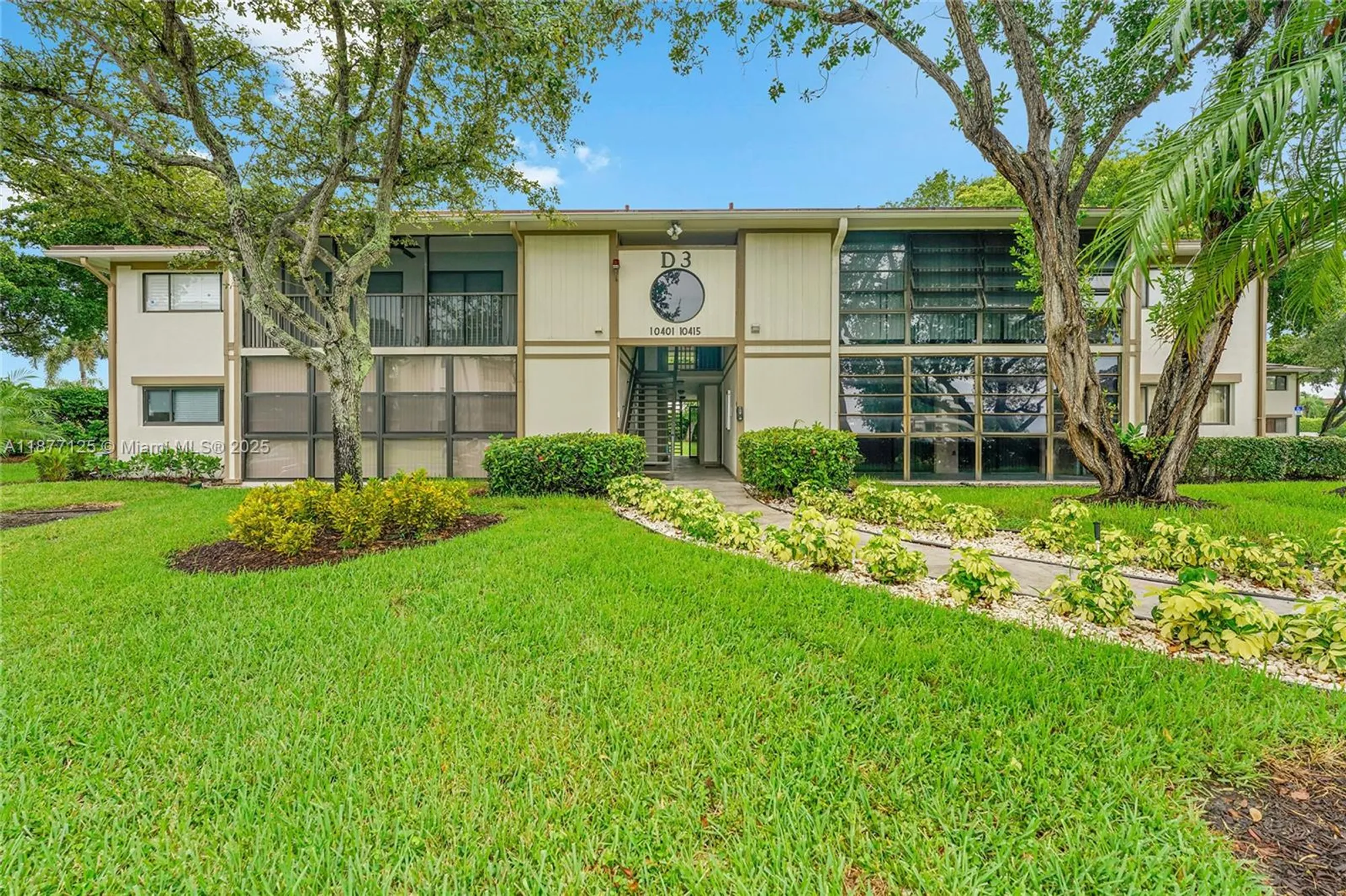 Property Slideshow image 3 of 23 | 10401 e clairmont cir # 109, Tamarac, FL, 33321