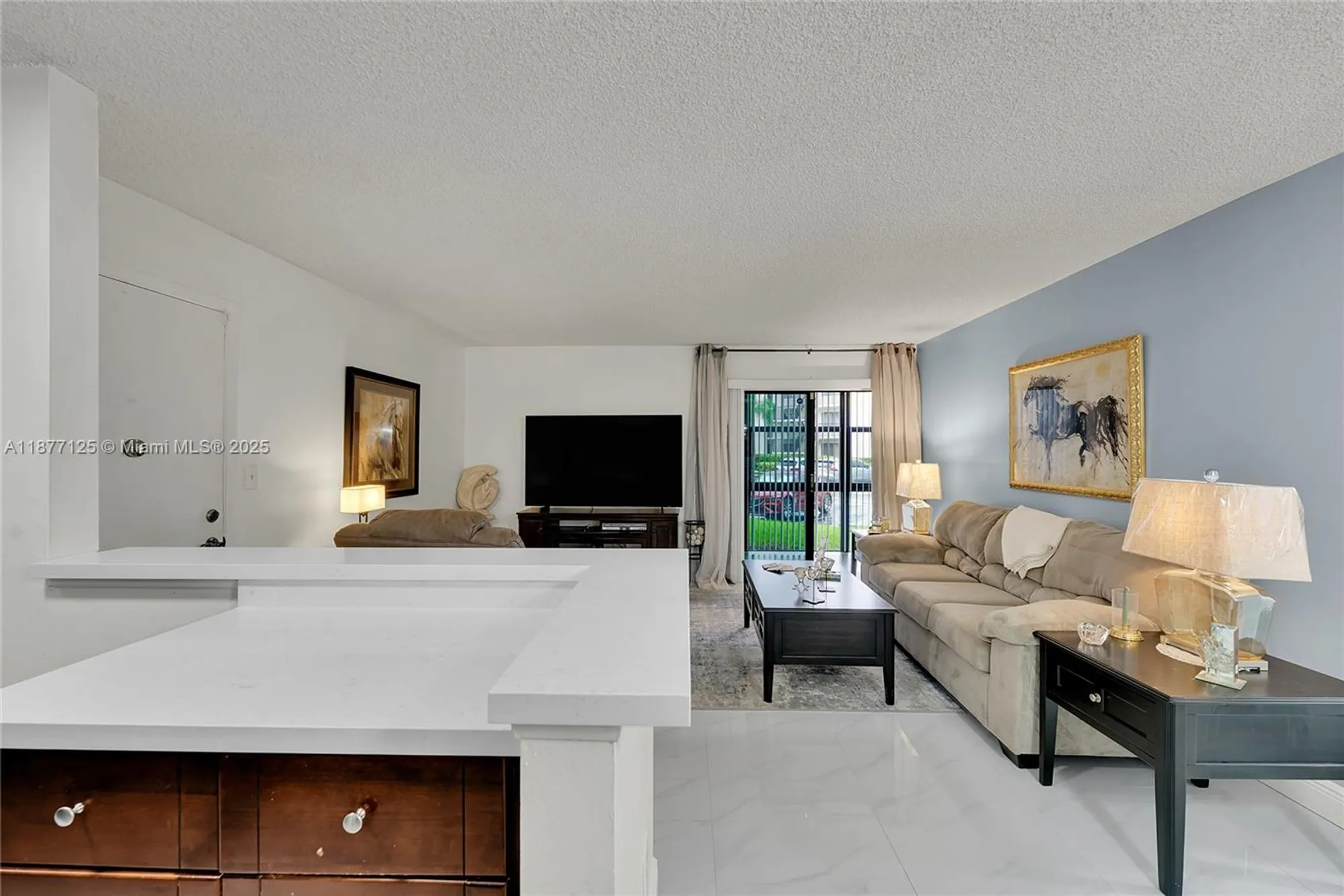 Property Slideshow image 8 of 23 | 10401 e clairmont cir # 109, Tamarac, FL, 33321