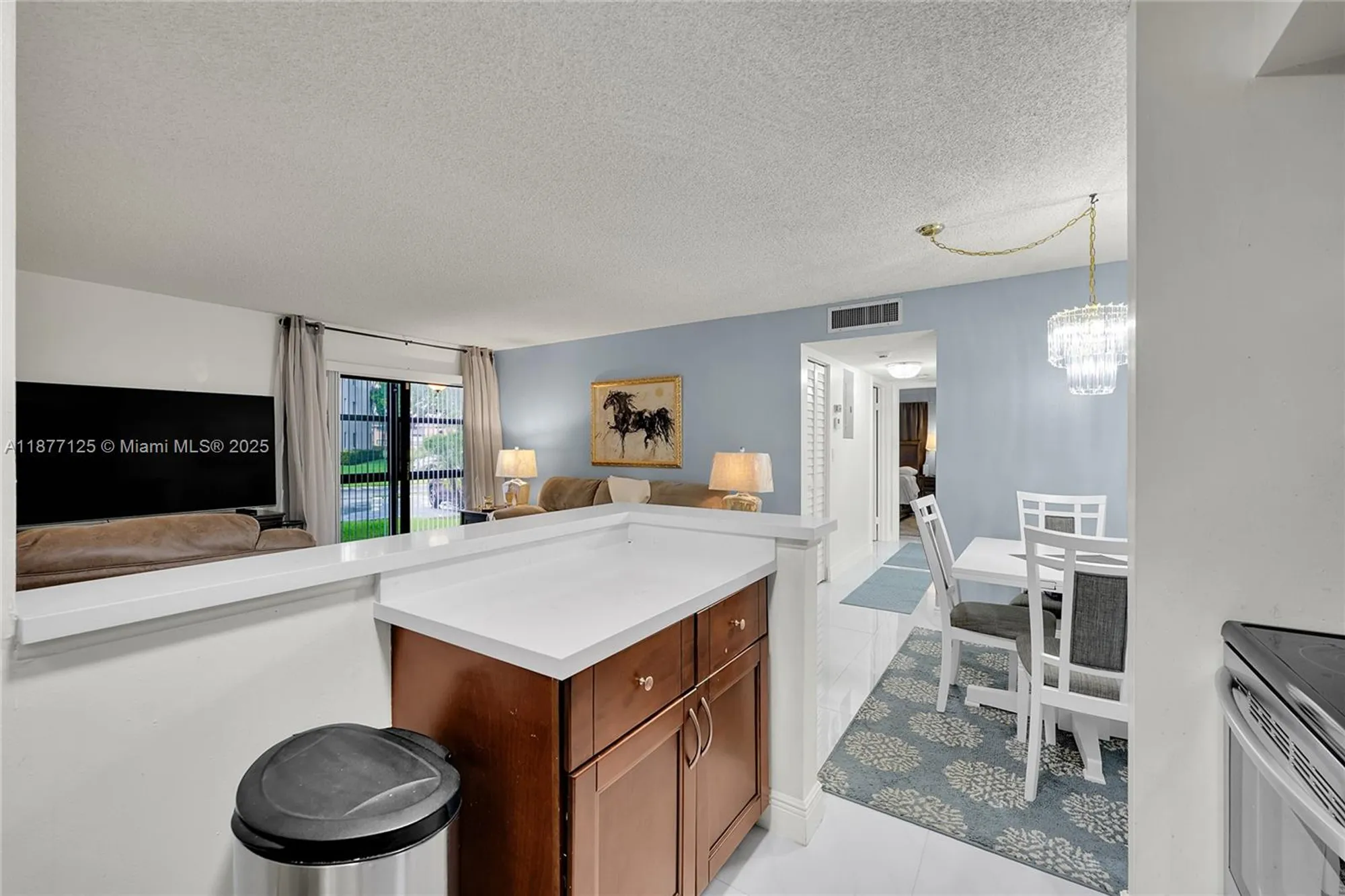 Property Slideshow image 9 of 23 | 10401 e clairmont cir # 109, Tamarac, FL, 33321