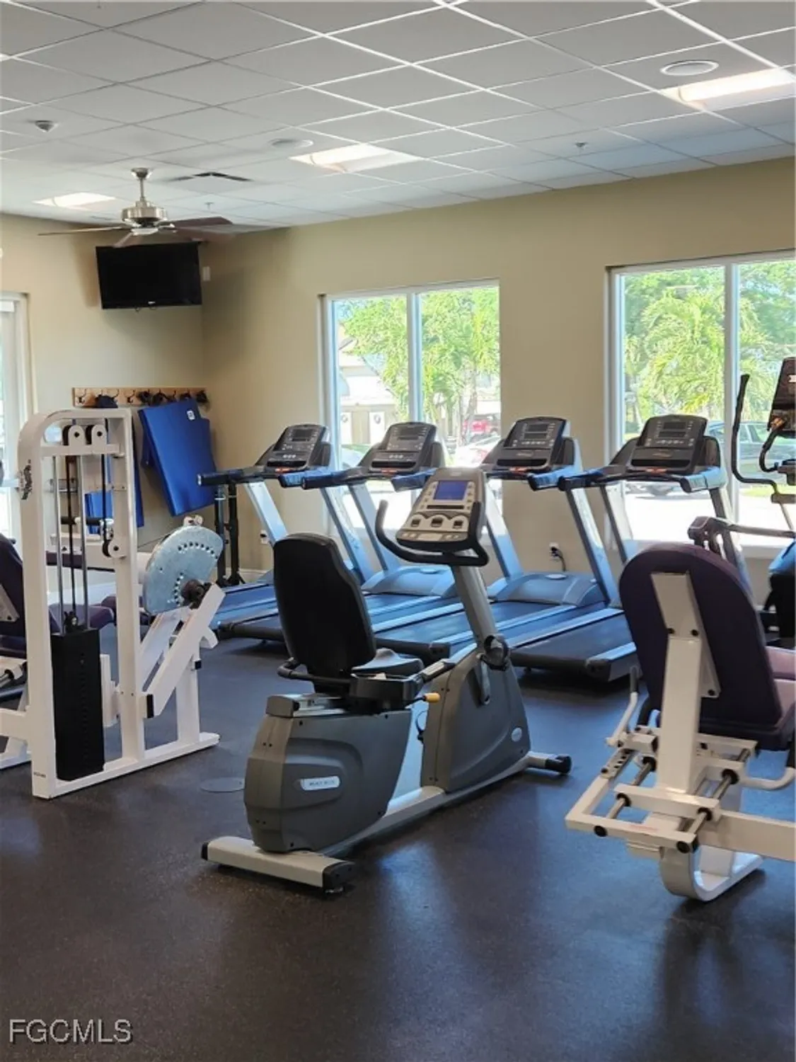 Property Slideshow image 34 of 37 | 5710 trailwinds dr apt 525, Fort Myers, FL, 33907