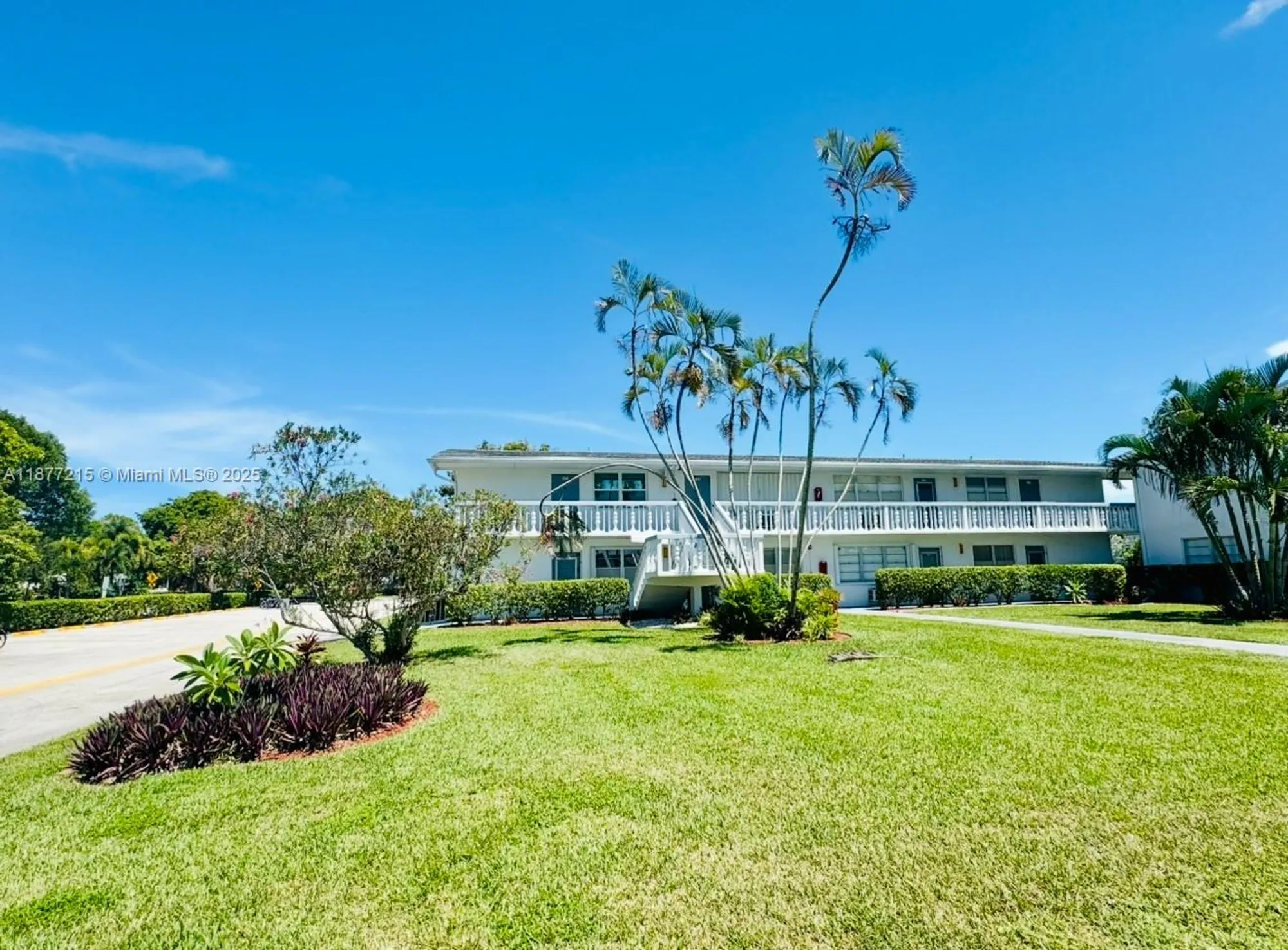 Property Slideshow image 11 of 15 | 110 harwood j, Deerfield Beach, FL, 33442