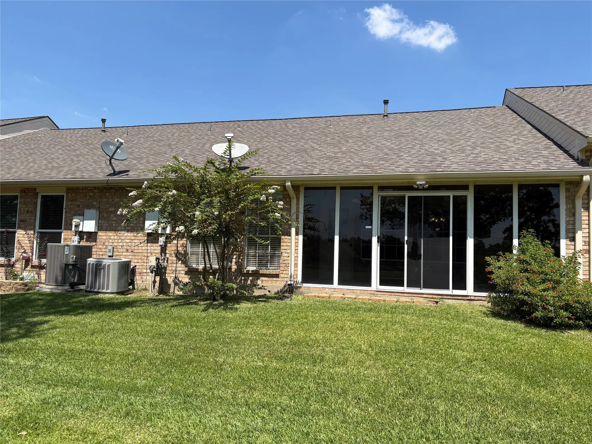 Property Slideshow image 19 of 28 | 3526 teakwood dr, Pearland, TX, 77584