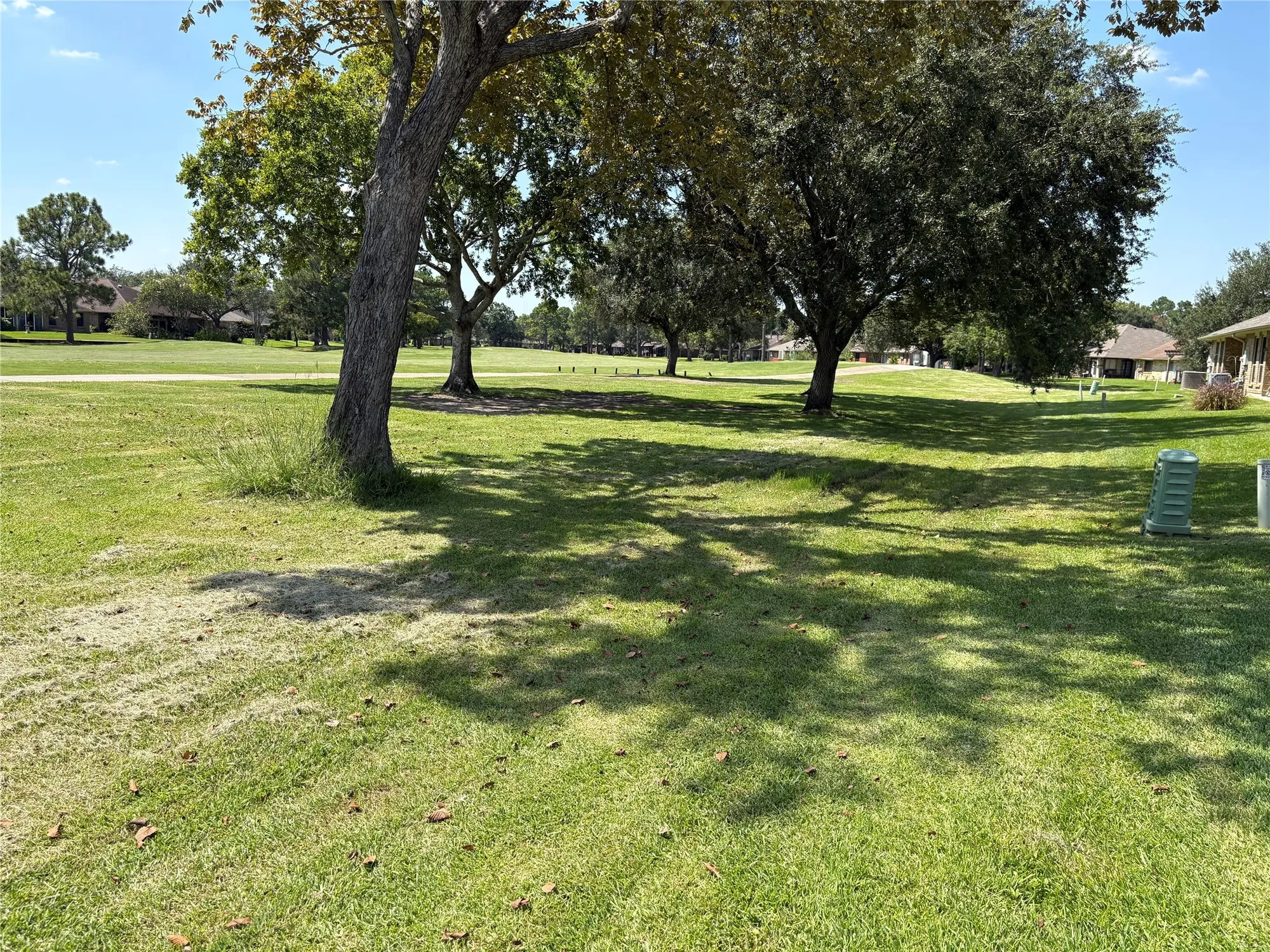 Property Slideshow image 20 of 28 | 3526 teakwood dr, Pearland, TX, 77584