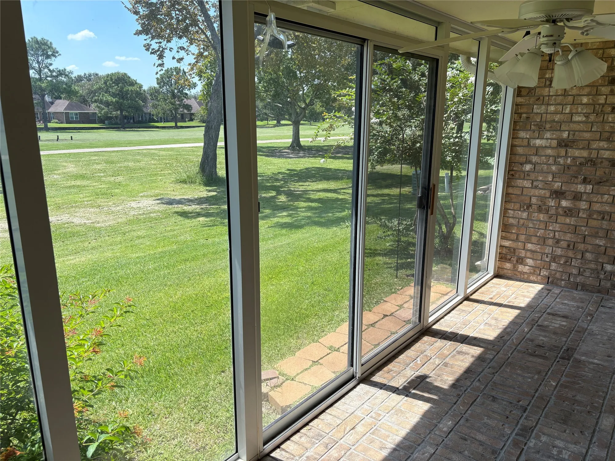 Property Slideshow image 21 of 28 | 3526 teakwood dr, Pearland, TX, 77584