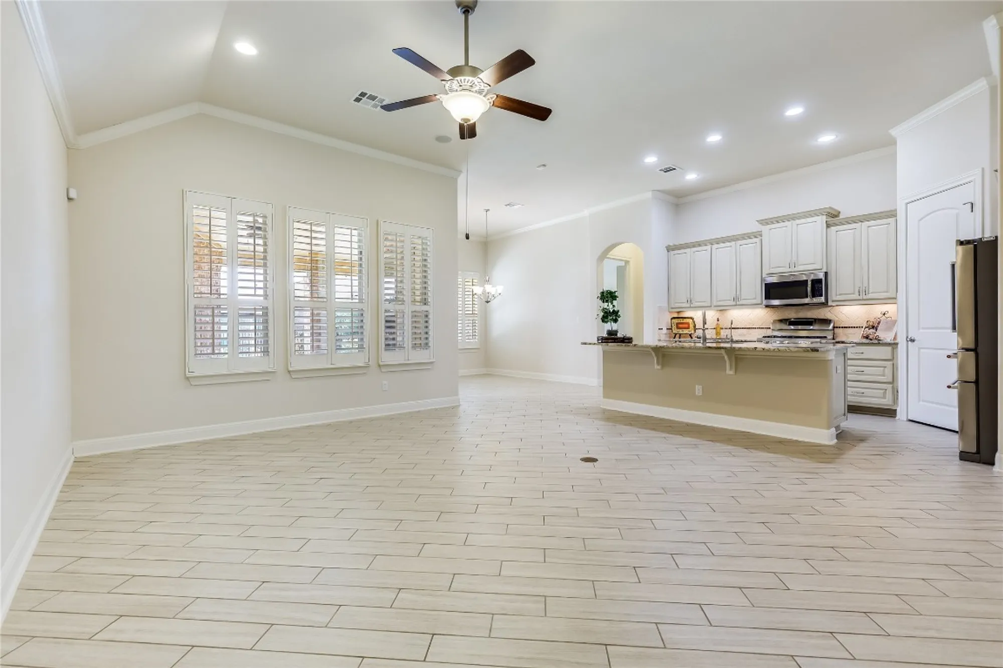 Property Slideshow image 14 of 40 | 3233 veneto way, Round Rock, TX, 78665