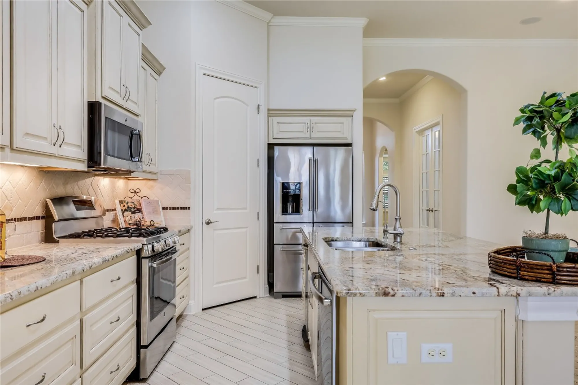 Property Slideshow image 11 of 40 | 3233 veneto way, Round Rock, TX, 78665