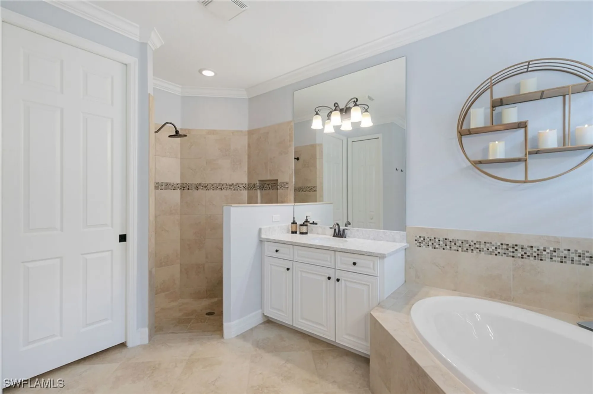 Property Slideshow image 22 of 48 | 2862 aviamar cir, Naples, FL, 34114
